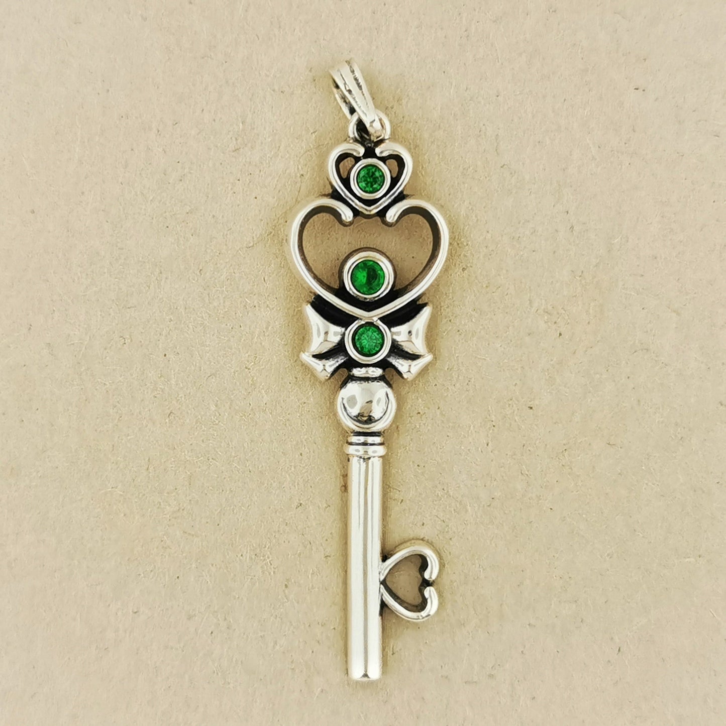 Time Key Pendant - Le Dragon Argenté