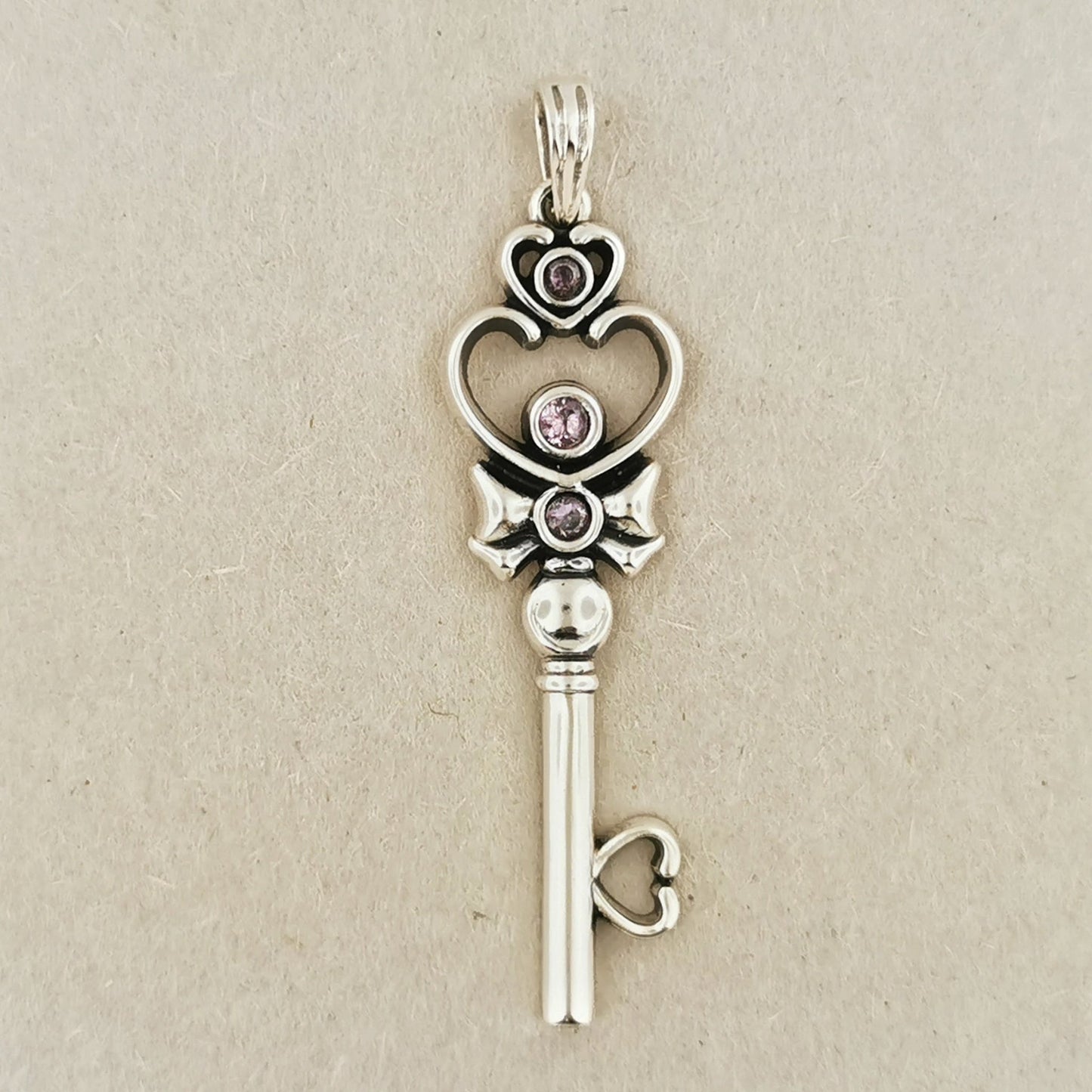 Time Key Pendant - Le Dragon Argenté