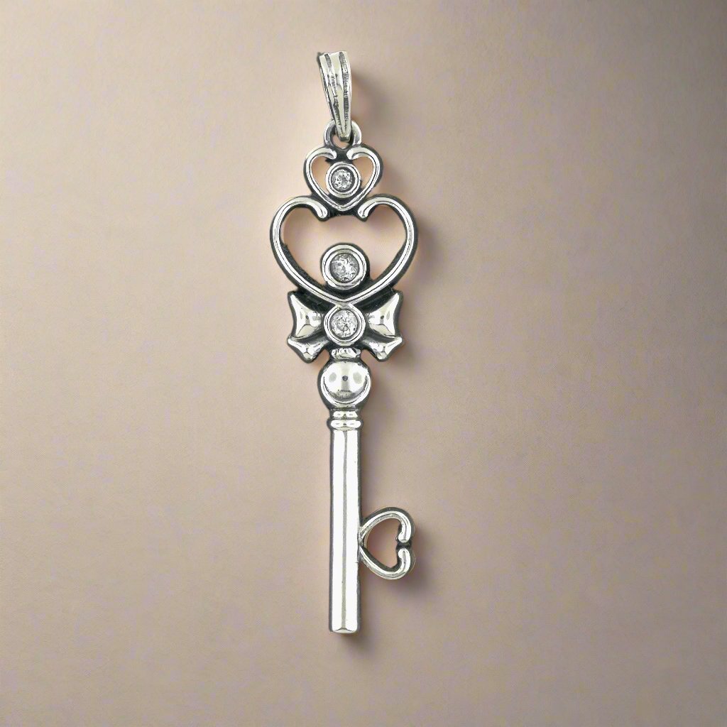 Time Key Pendant - Le Dragon Argenté