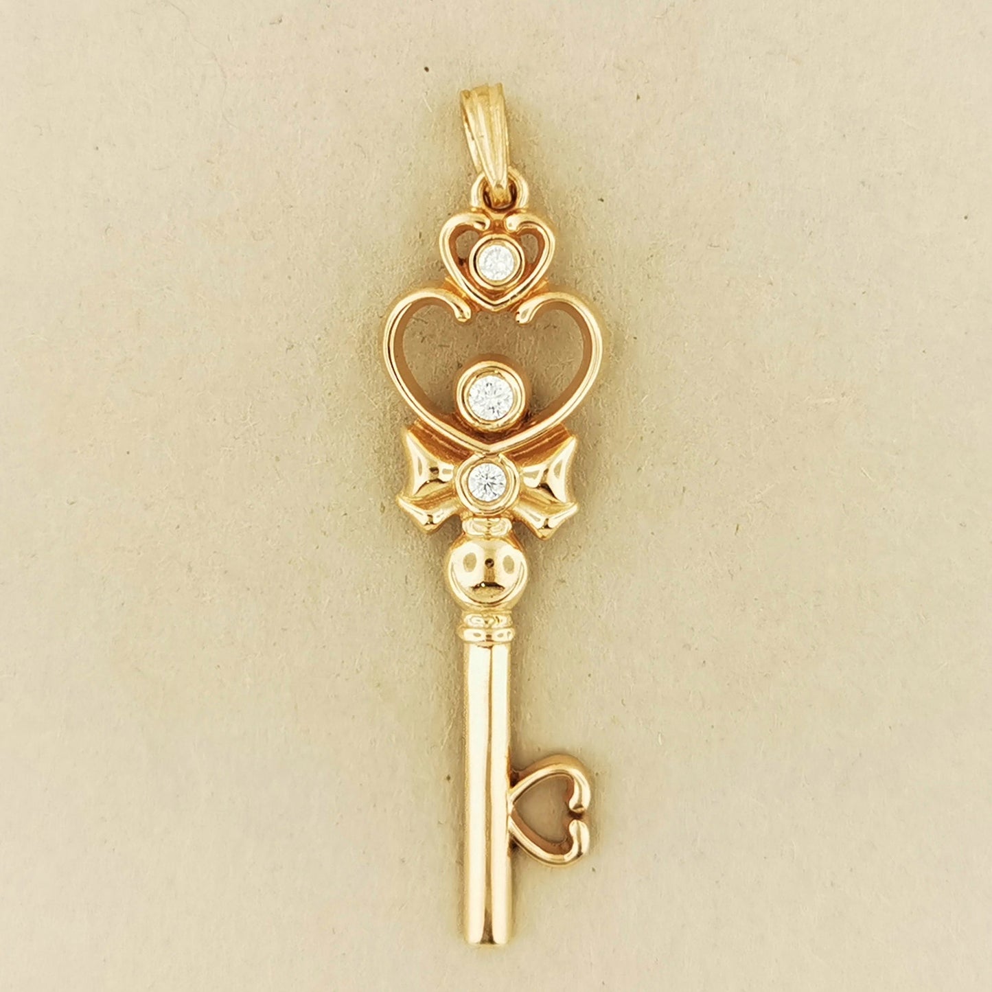Time Key Pendant - Le Dragon Argenté