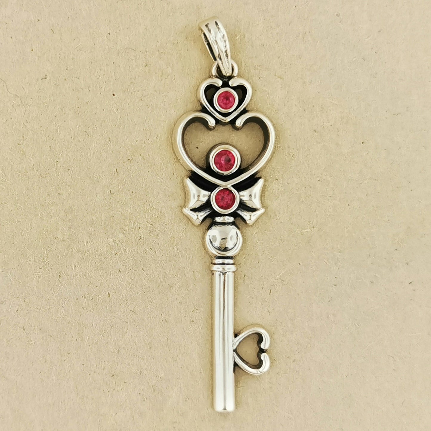 Time Key Pendant - Le Dragon Argenté