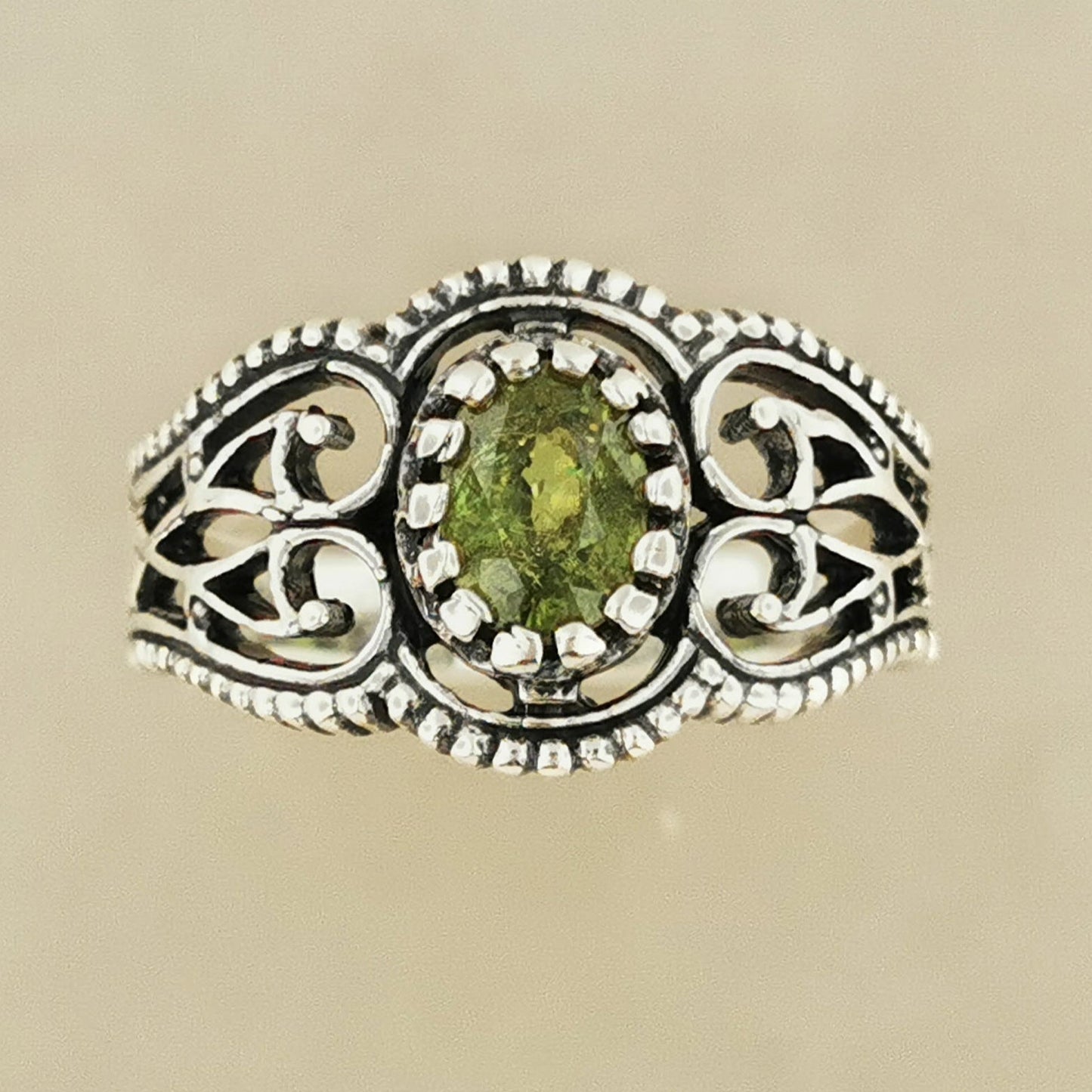 Vintage Style Filigree Ring with Gemstone in Sterling Silver - Le Dragon Argenté