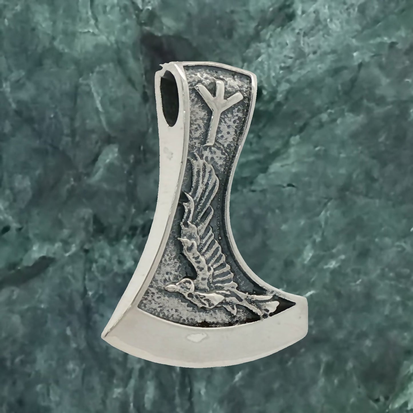 Nordic Axe Pendant with Wolf and Raven in Sterling Silver – Symbolic Viking Jewellery by Le Dragon Argenté