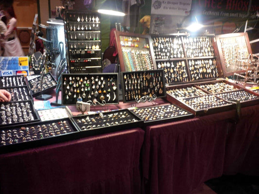 From Local Sales to Niche Cons: My Event Strategy Makeover - Le Dragon Argenté