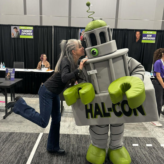 The Hal-Con Vibe: Geeks, Cosplayers, and Fandoms Galore