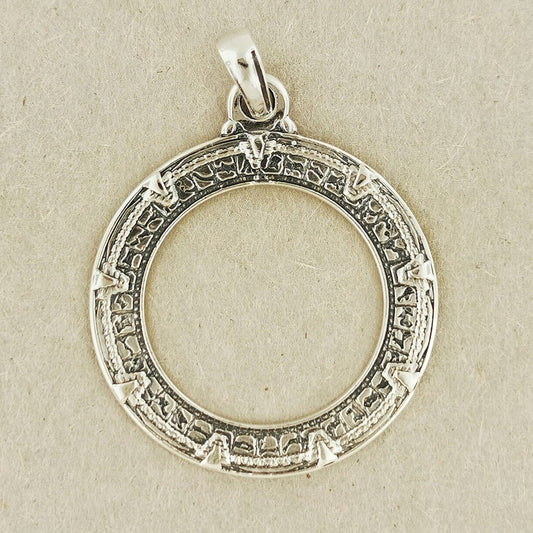 The Back Story Of A Certain Gate Pendant - Le Dragon Argenté