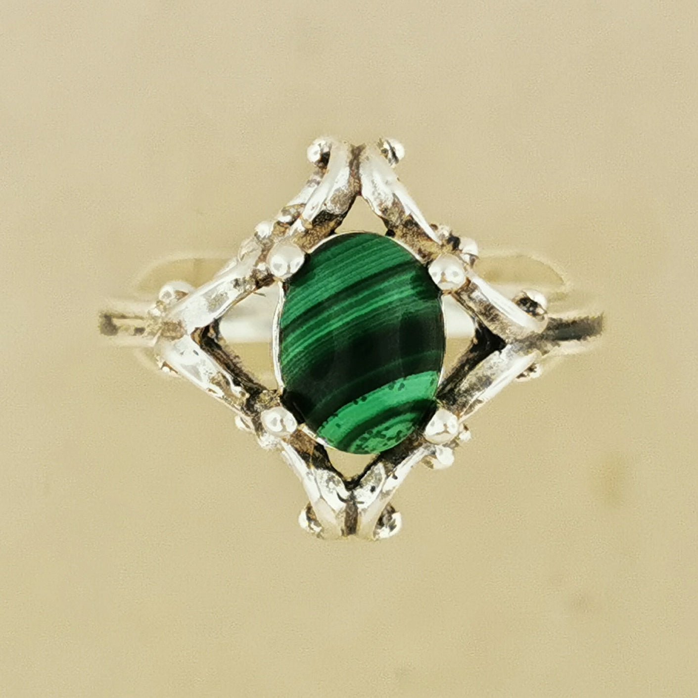 1950's Scrollwork Ring In Sterling Silver With Gemstone - Le Dragon Argenté