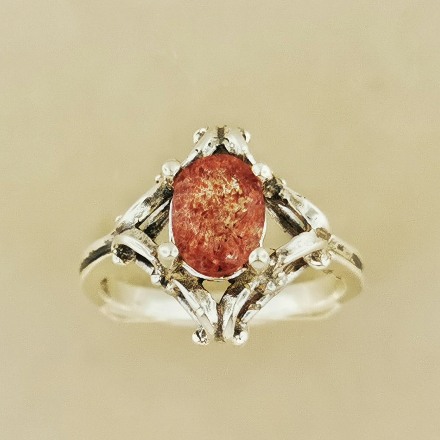 1950's Scrollwork Ring In Sterling Silver With Gemstone - Le Dragon Argenté