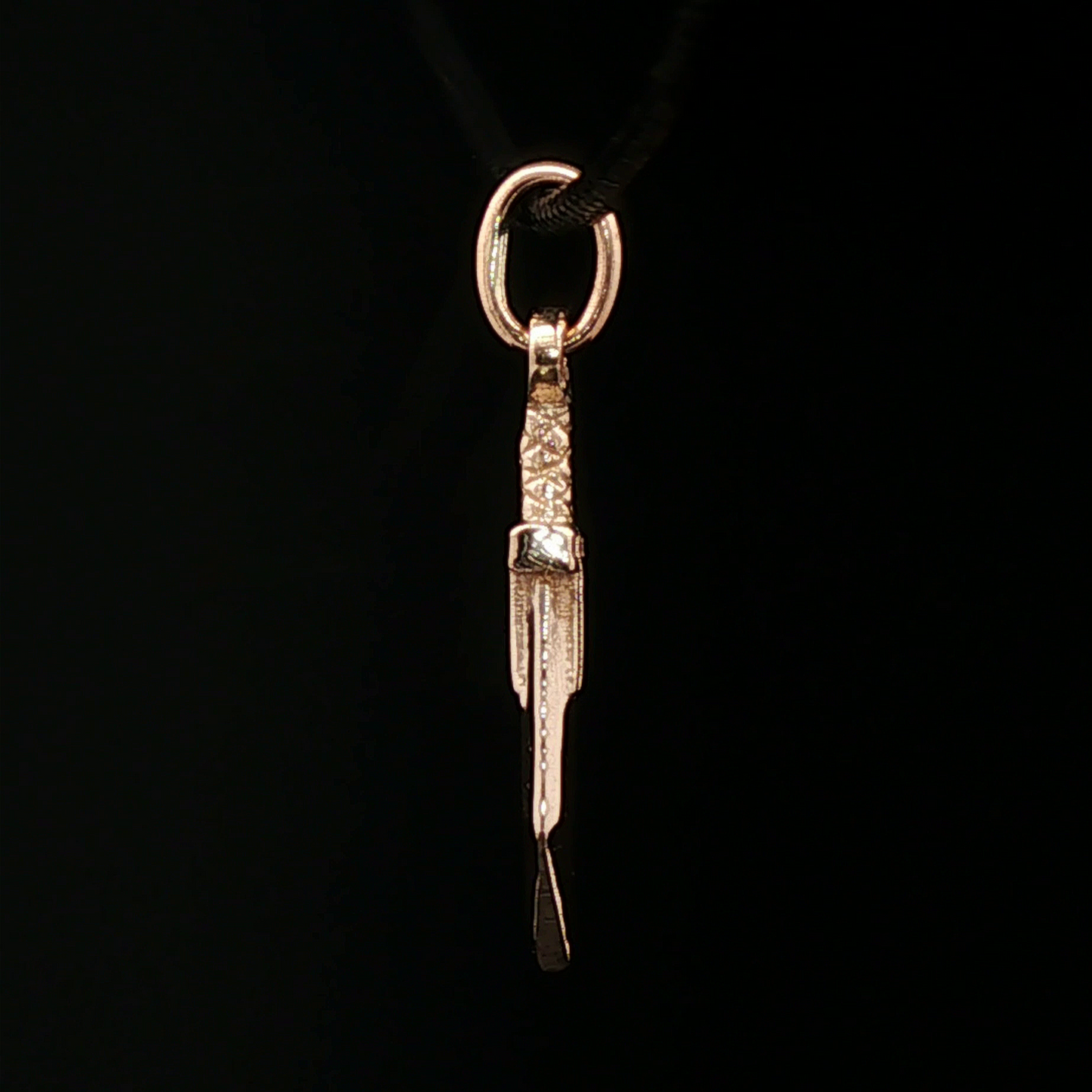 FF7 Small Buster Sword Charm Pendant - Le Dragon Argenté