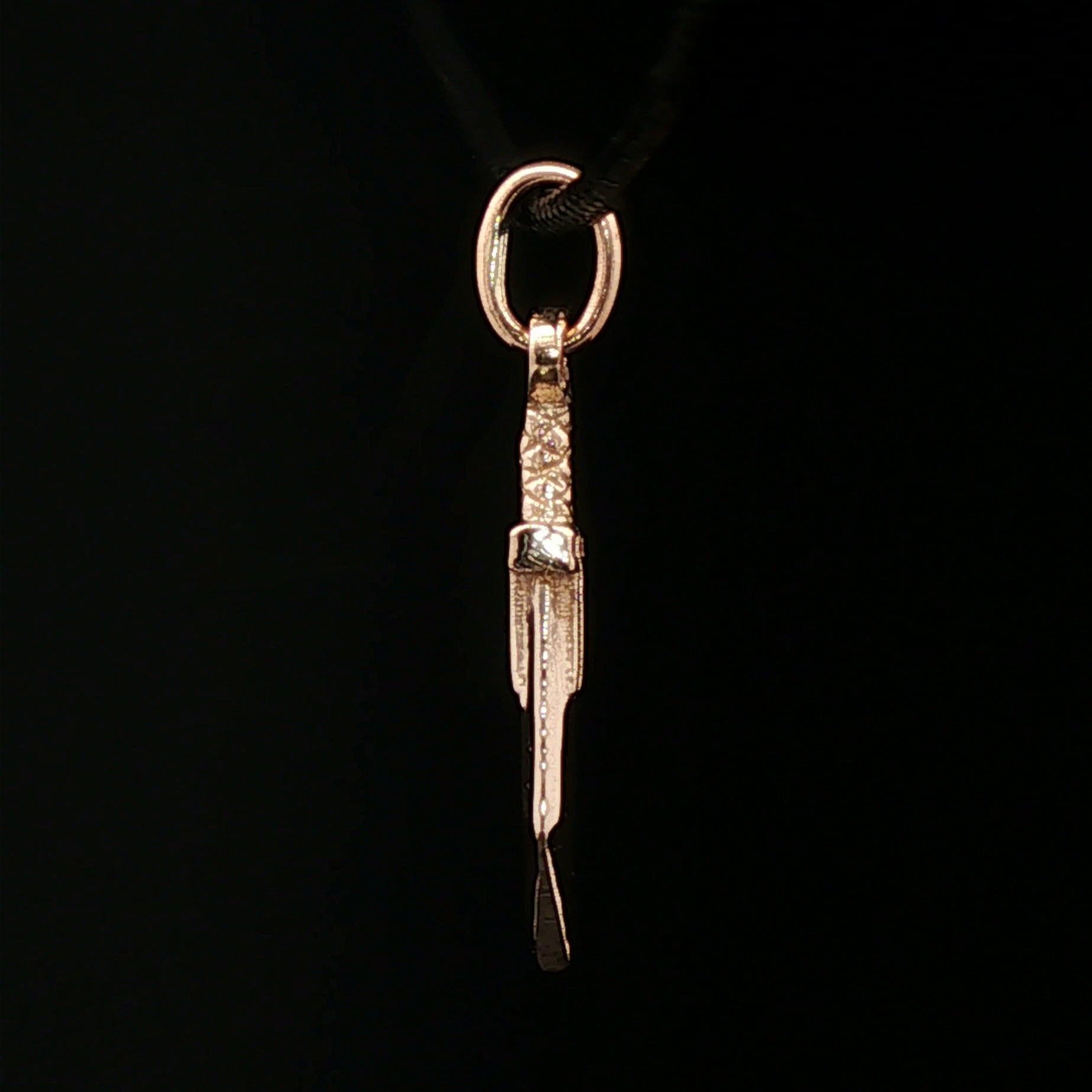FF7 Small Buster Sword Charm Pendant - Le Dragon Argenté