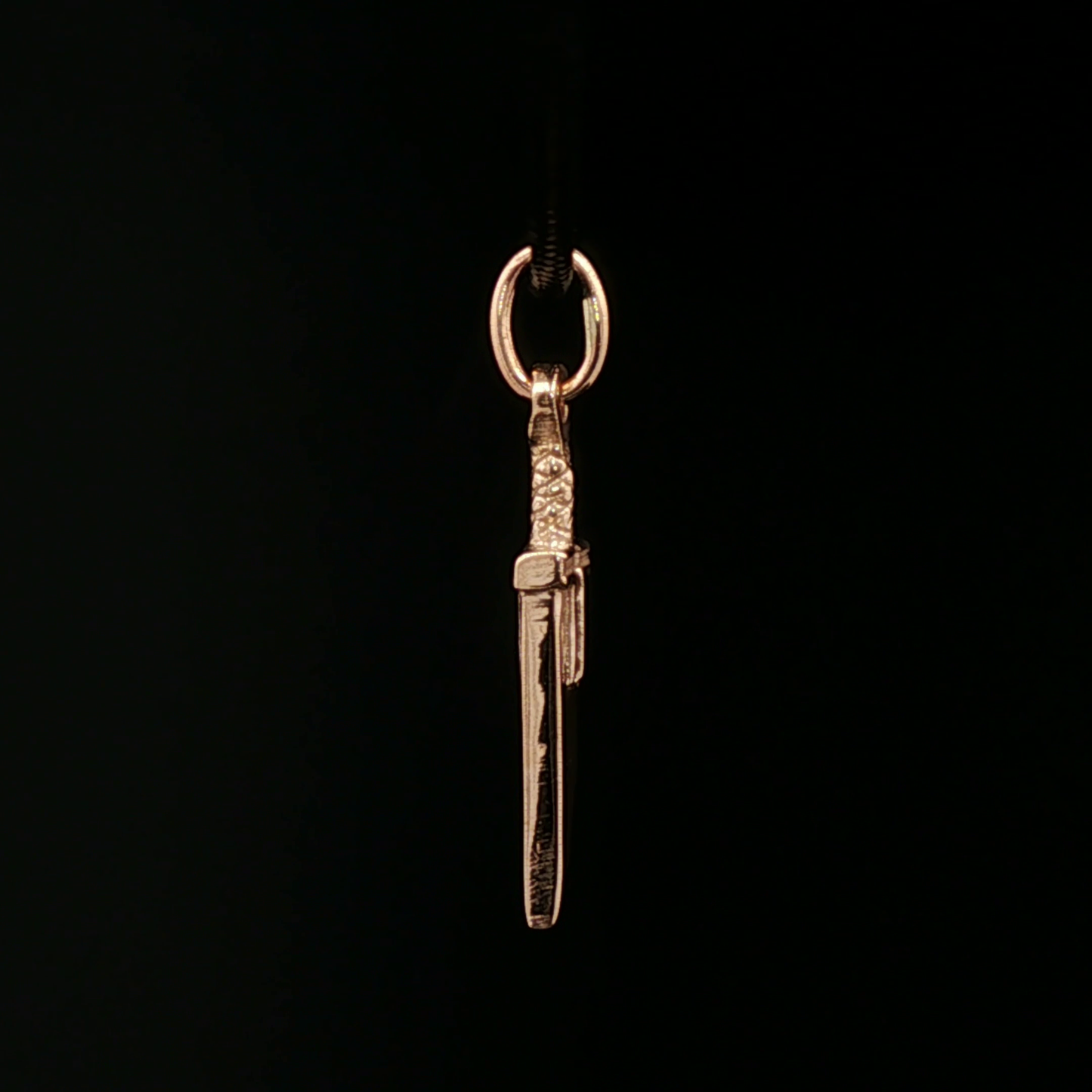 FF7 Small Buster Sword Charm Pendant - Le Dragon Argenté