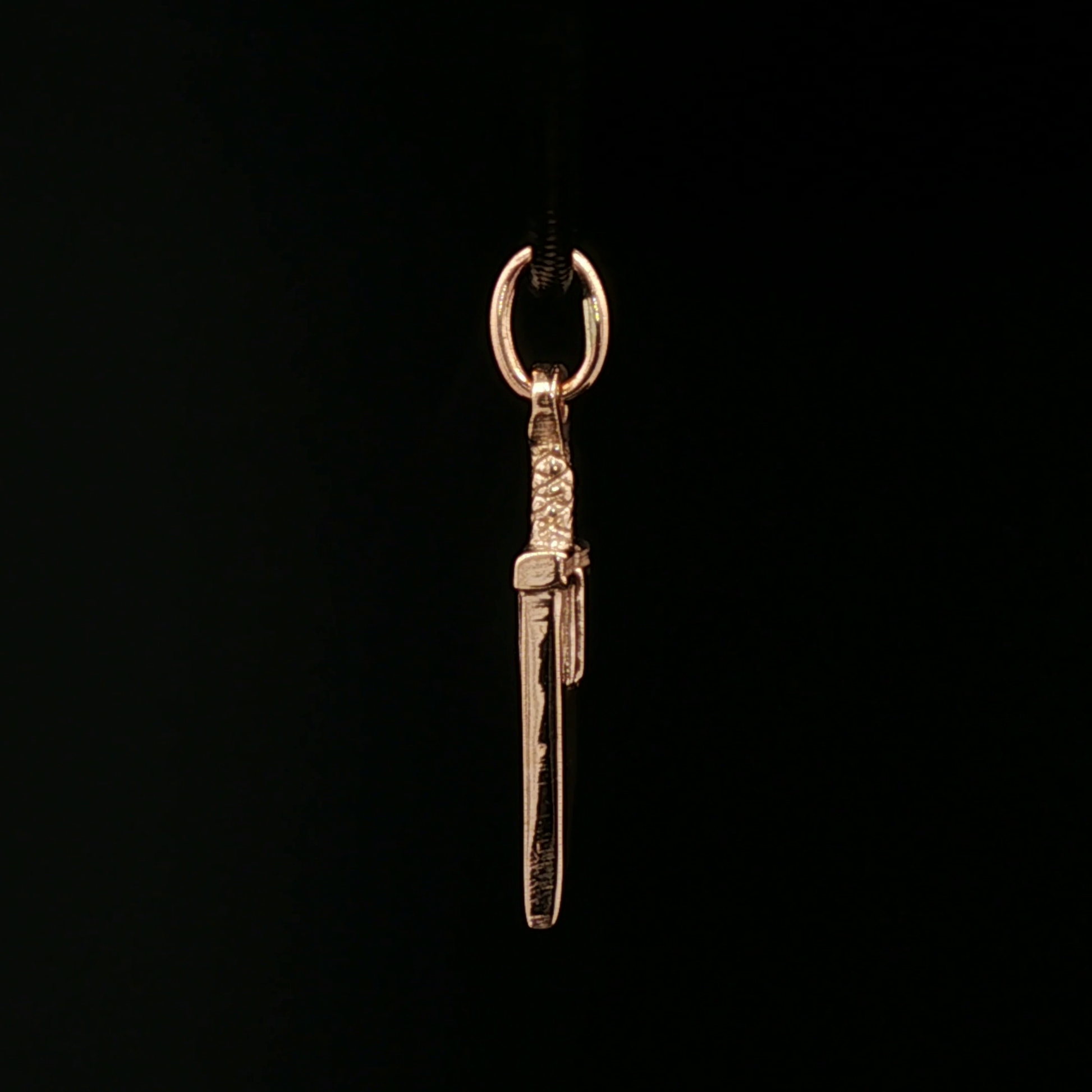 FF7 Small Buster Sword Charm Pendant - Le Dragon Argenté