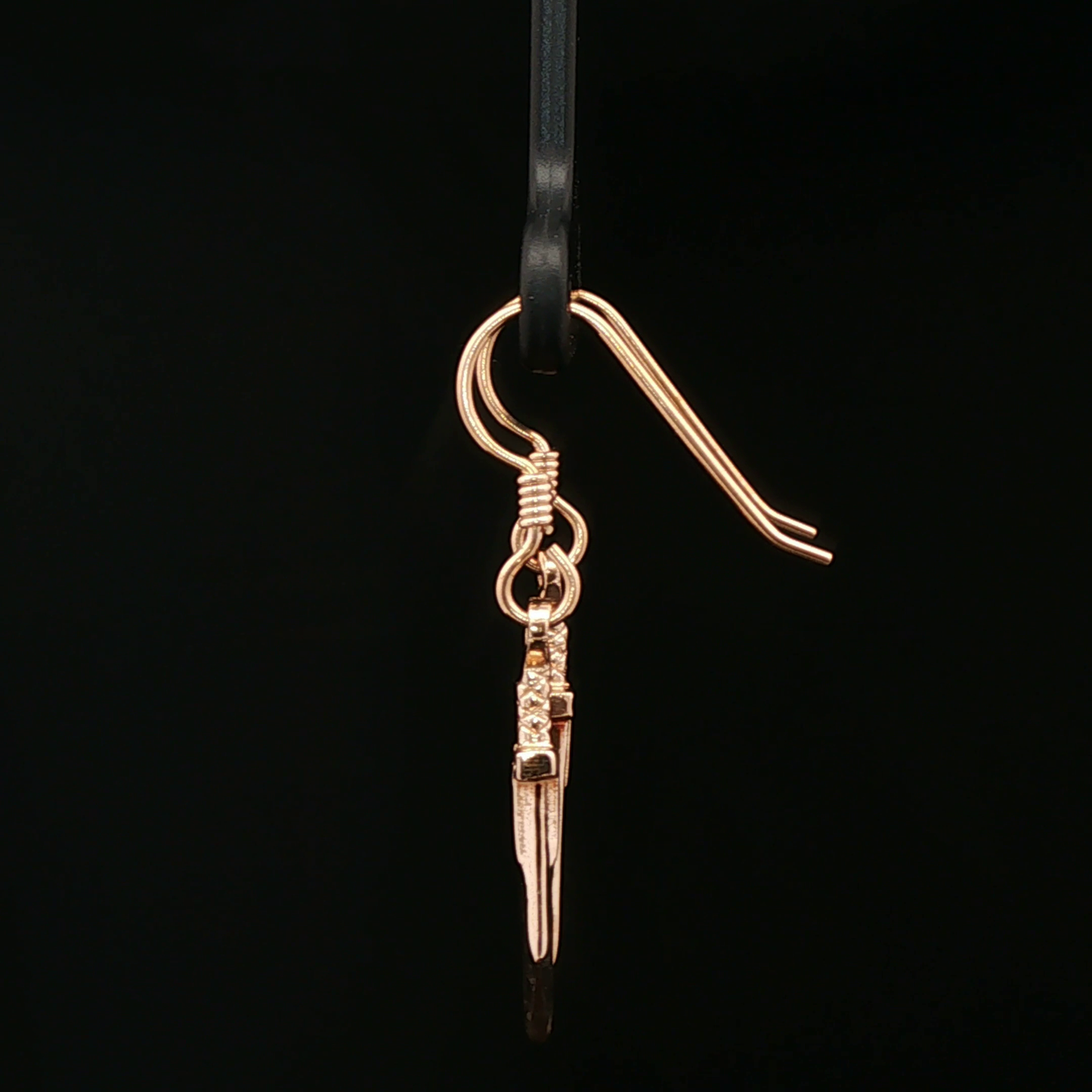 FF7 Small Buster Sword Earrings - Le Dragon Argenté