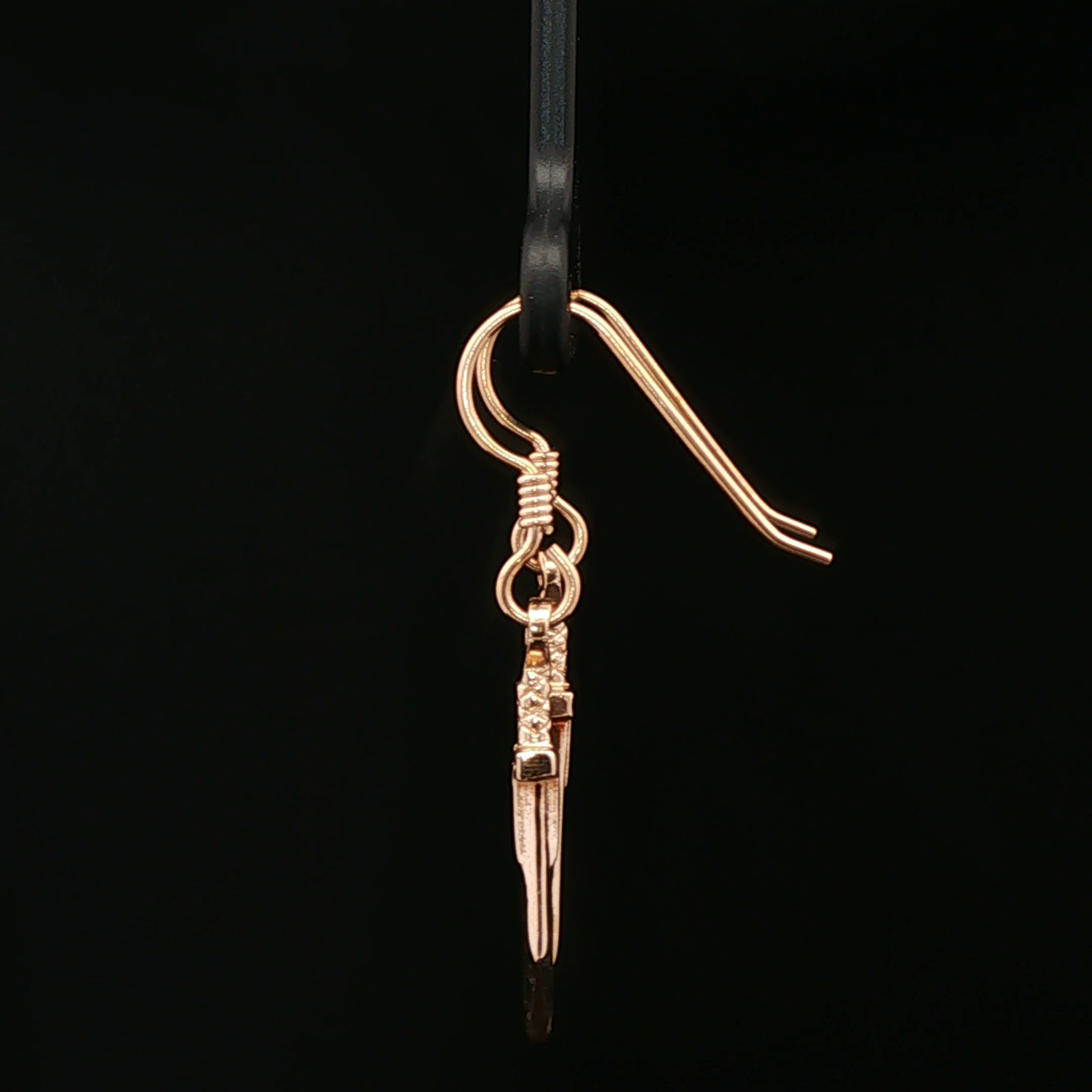 FF7 Small Buster Sword Earrings - Le Dragon Argenté