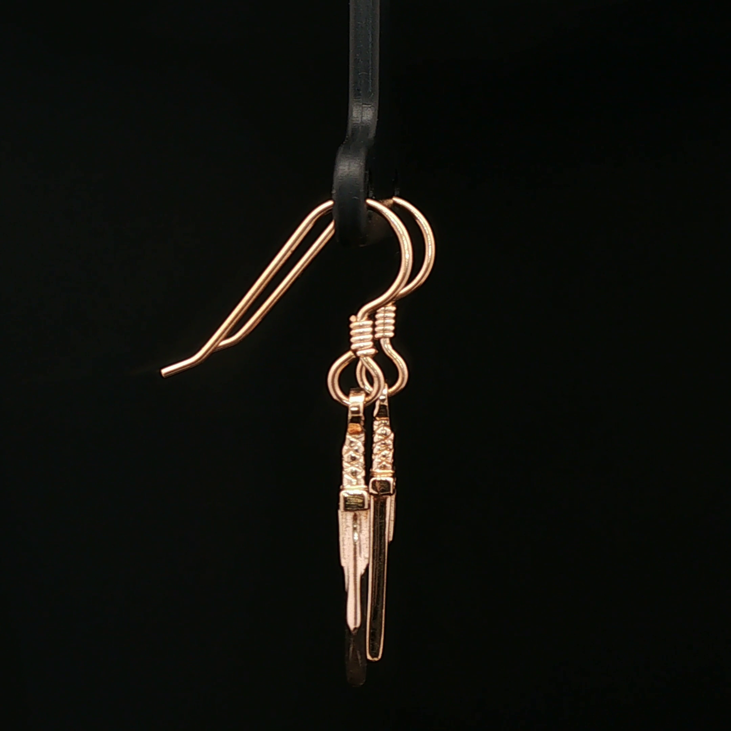 FF7 Small Buster Sword Earrings - Le Dragon Argenté