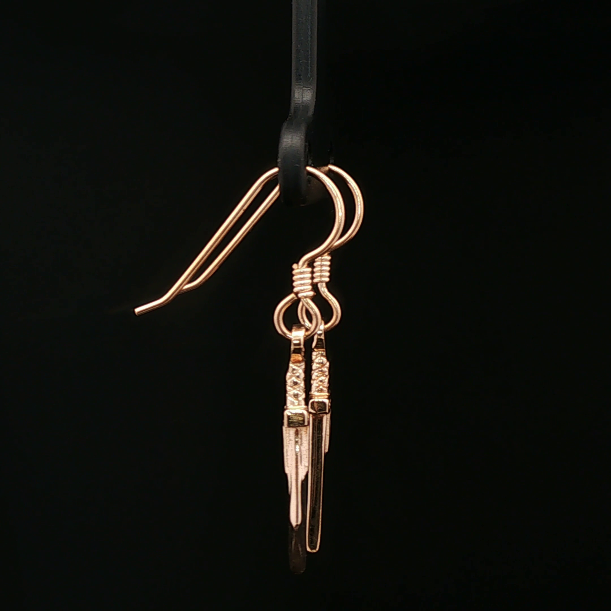 FF7 Small Buster Sword Earrings - Le Dragon Argenté