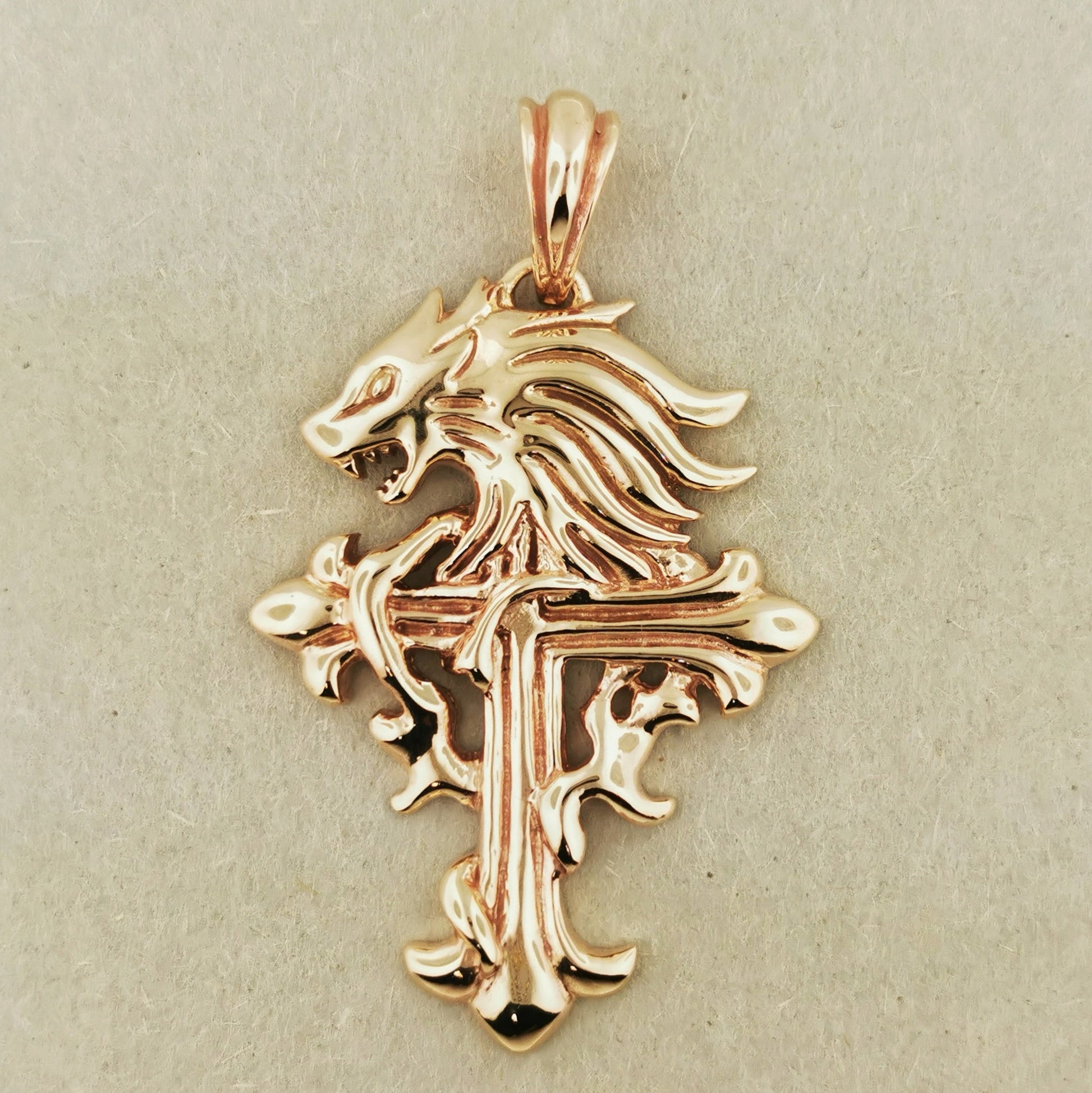 Final Fantasy 8 Squall Griever Pendant in Sterling Silver, FFVIII Cosplay Pendant, FFVIII Sleeping Lion Pendant, Gold squall leonhart pendant, gold final fantasy pendant, Gold final fantasy 8 pendant, Gold video game pendant, Gold griever lion pendant, Gold final fantasy jewelry