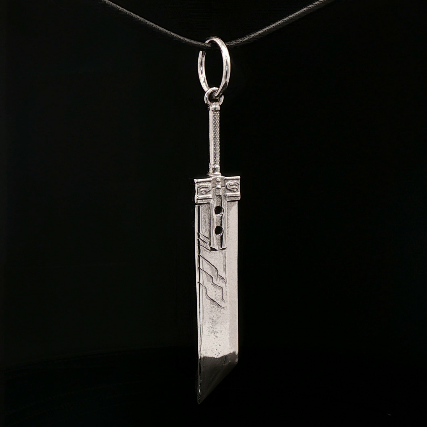 Final Fantasy 7 Buster Sword Pendant - Le Dragon Argenté