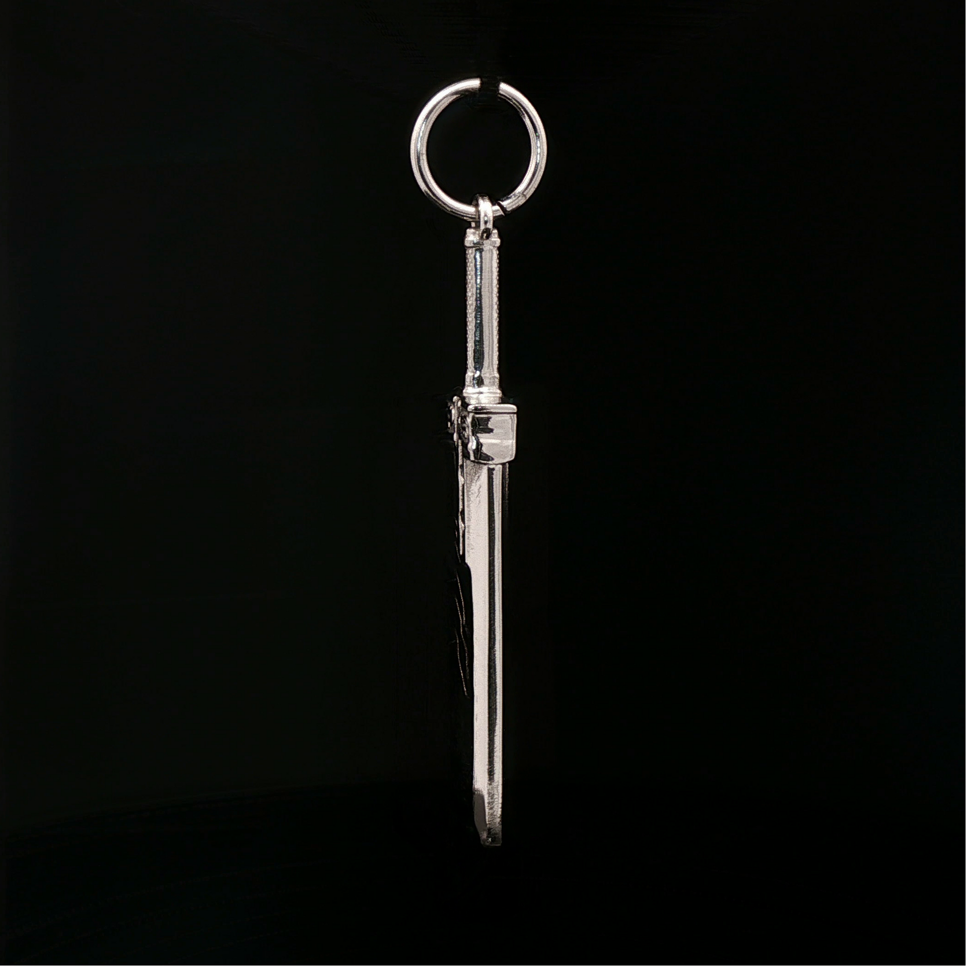 Final Fantasy 7 Buster Sword Pendant - Le Dragon Argenté
