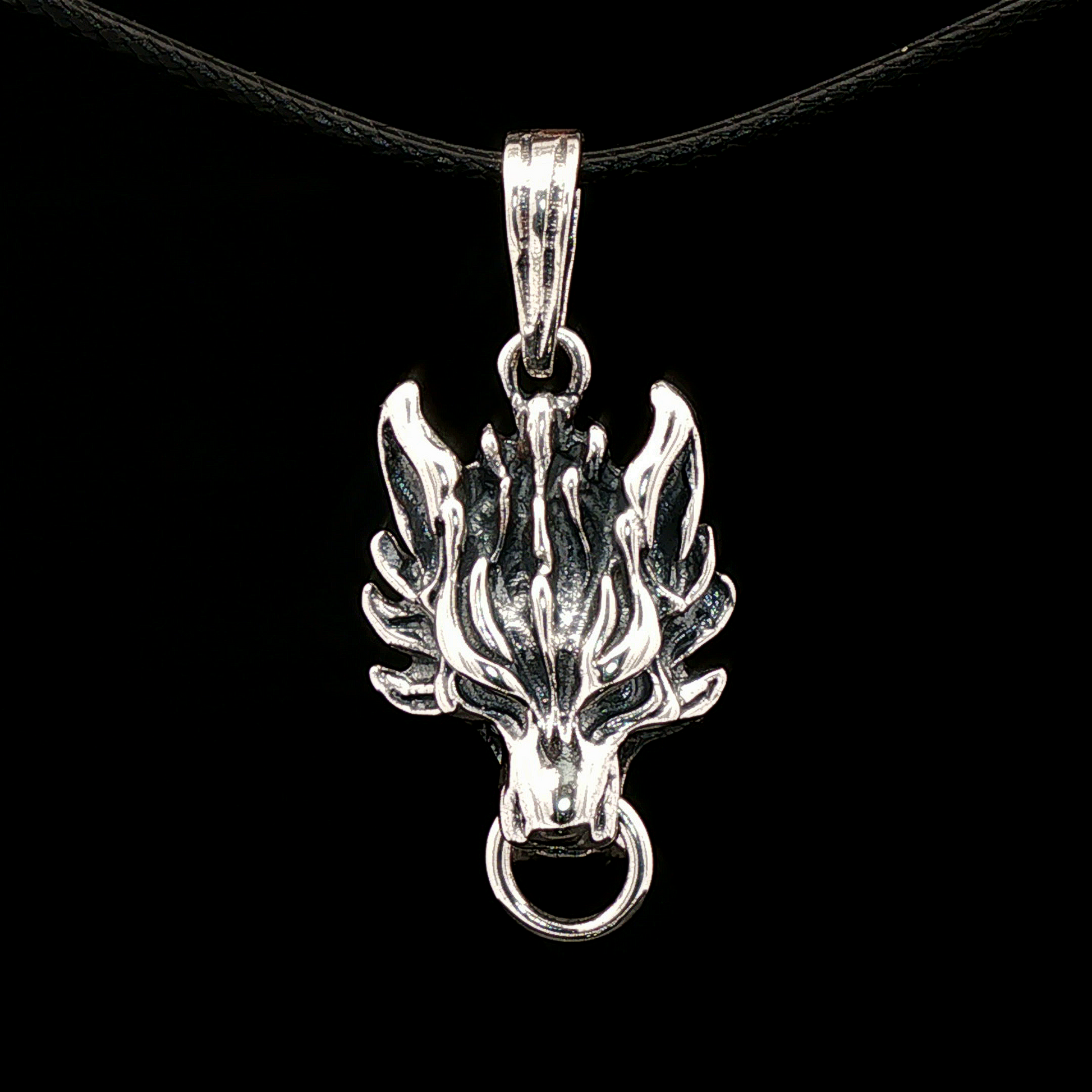 Final Fantasy 7 Fenrir Wolf Pendant - Le Dragon Argenté
