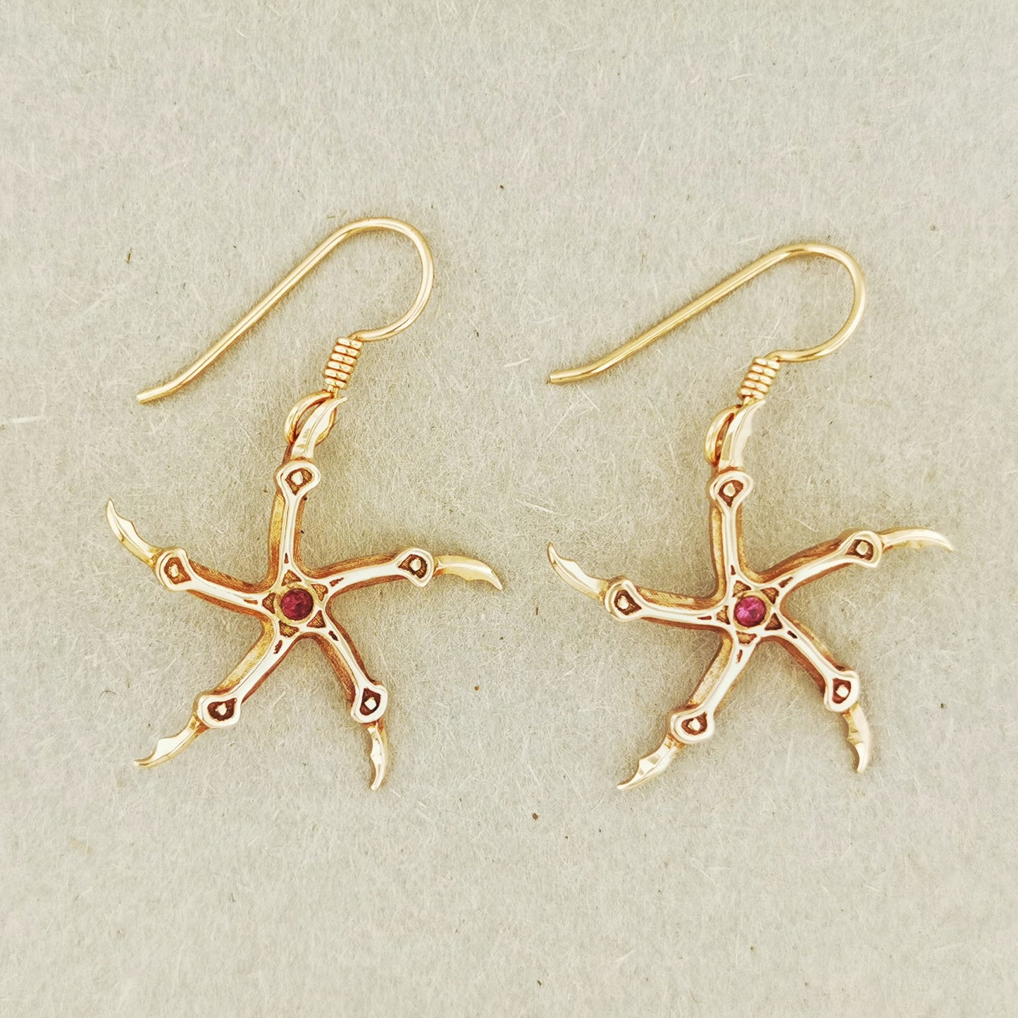 Krull Glaive Earrings in Antique Bronze, Throwing Star Earrings, 80s Sci-Fi Earrings, Pop Culture Movie Earrings, Geeky Bronze Earrings, Sci-Fi Jewelry, Sci-Fi Earrings, Geek Gift For Her, Antique Bronze Geek Earrings, Bronze Krull Earrings