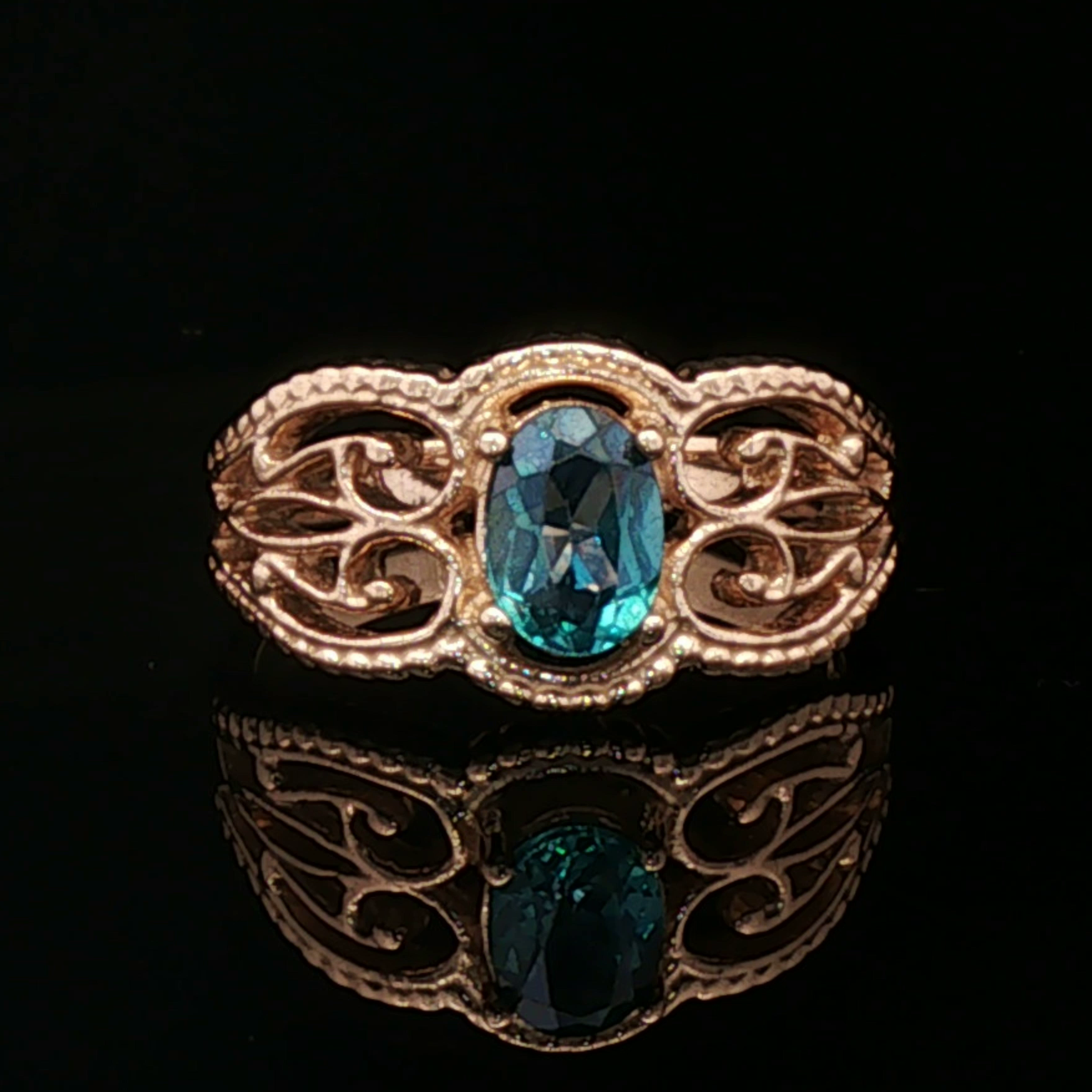 Gothic Style Filigree Ring with Gemstone in Antique Bronze - Le Dragon Argenté