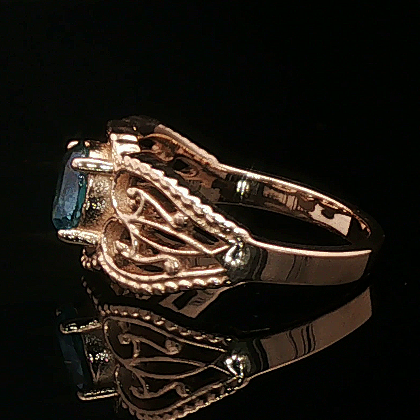 Gothic Style Filigree Ring with Gemstone in Antique Bronze - Le Dragon Argenté
