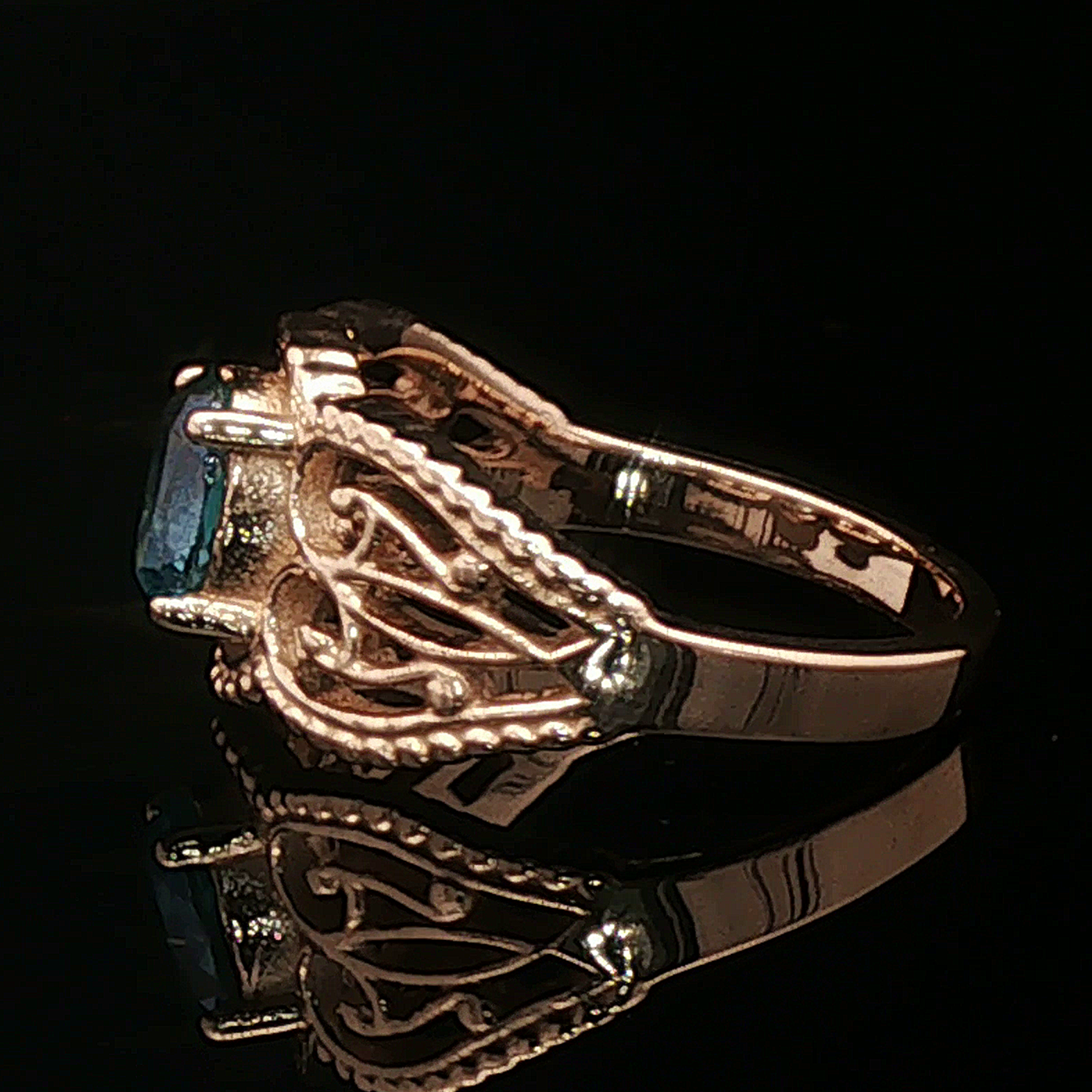 Gothic Style Filigree Ring with Gemstone in Antique Bronze - Le Dragon Argenté