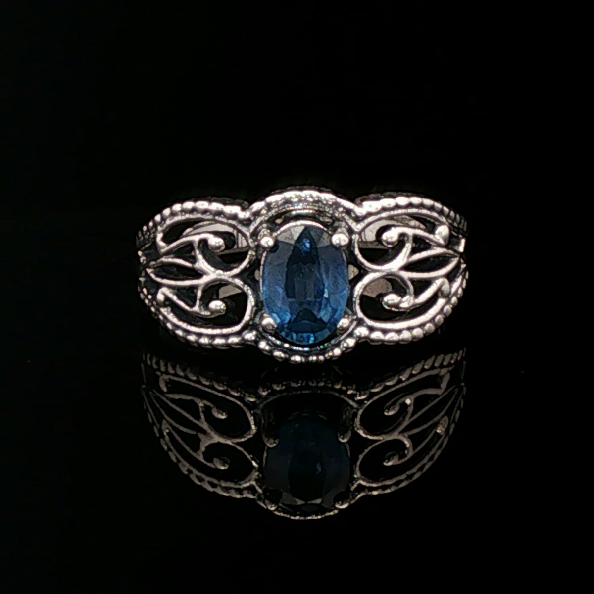 Gothic Style Filigree Ring with Gemstone in Sterling Silver - Le Dragon Argenté