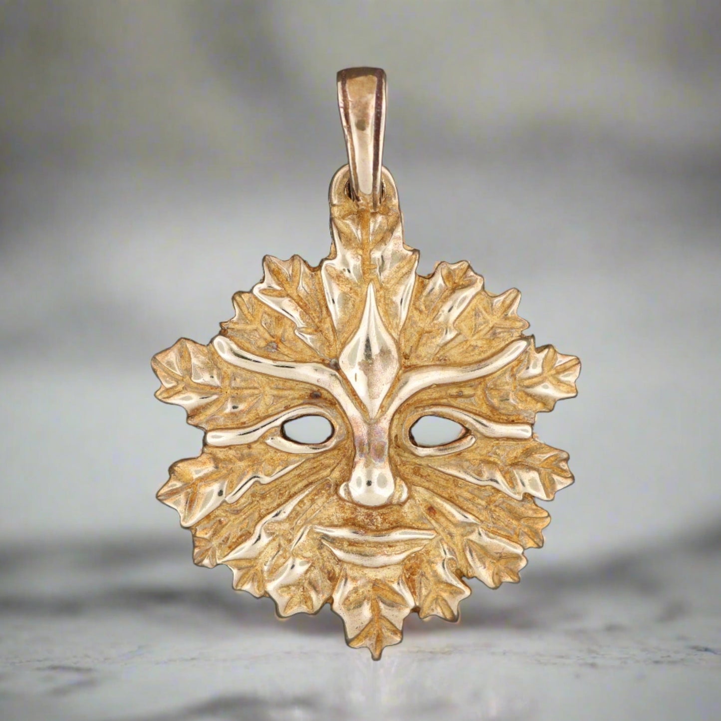 Pendentif homme vert en argent sterling ou bronze antique