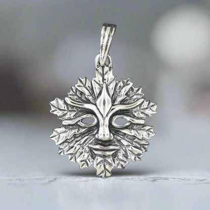 Pendentif homme vert en argent sterling ou bronze antique