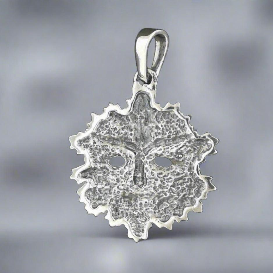 Pendentif homme vert en argent sterling ou bronze antique