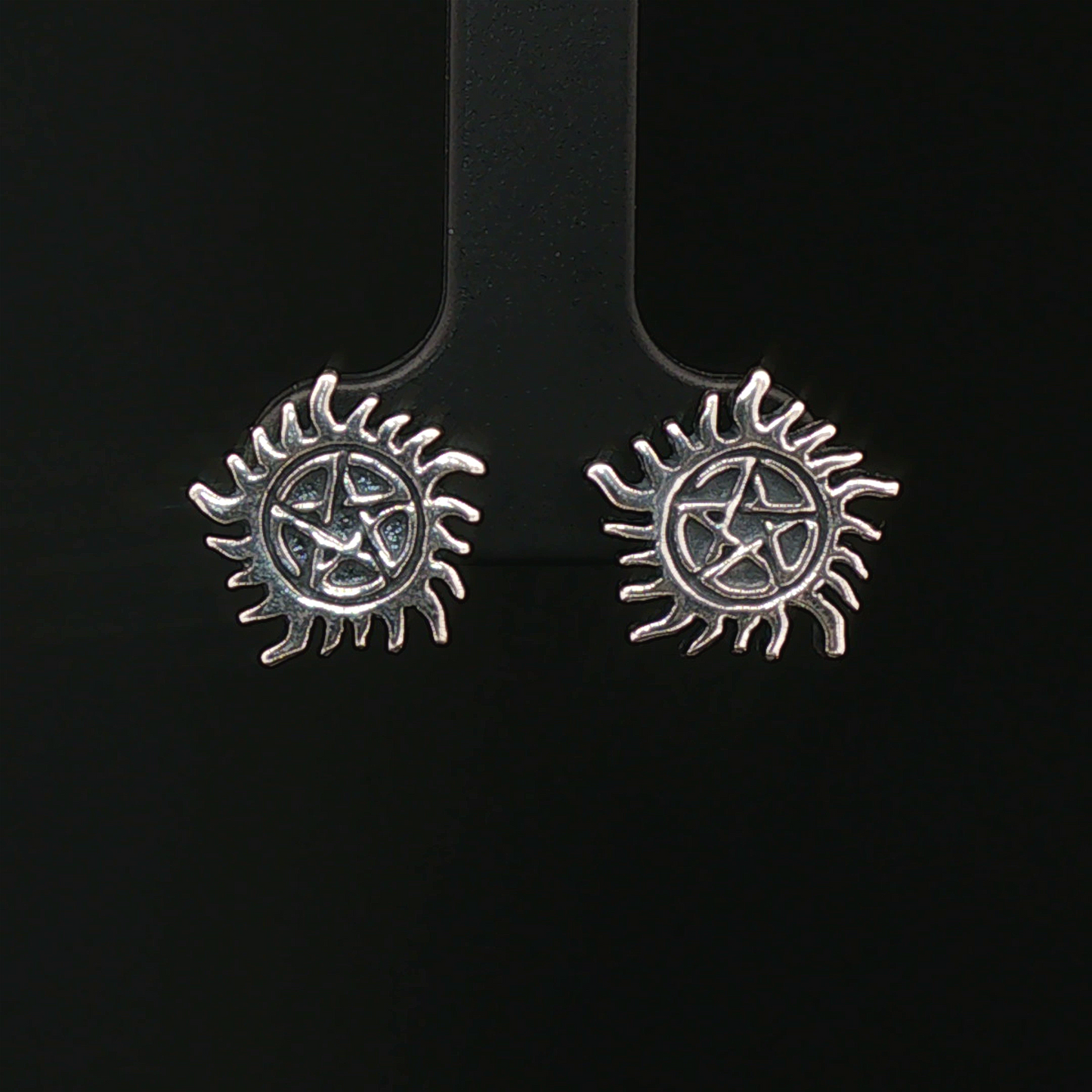 Hunters Pentacle sterling silver stud earrings inspired by dark lore and mystical symbols, handcrafted for fans by Le Dragon Argenté.