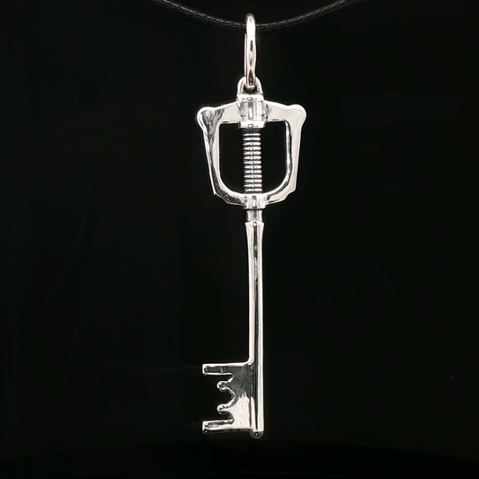 Kingdom Hearts Kingdom Keyblade Pendant - Le Dragon Argenté