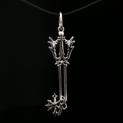 Kingdom Hearts Oathkeeper Keyblade Pendant - Le Dragon Argenté