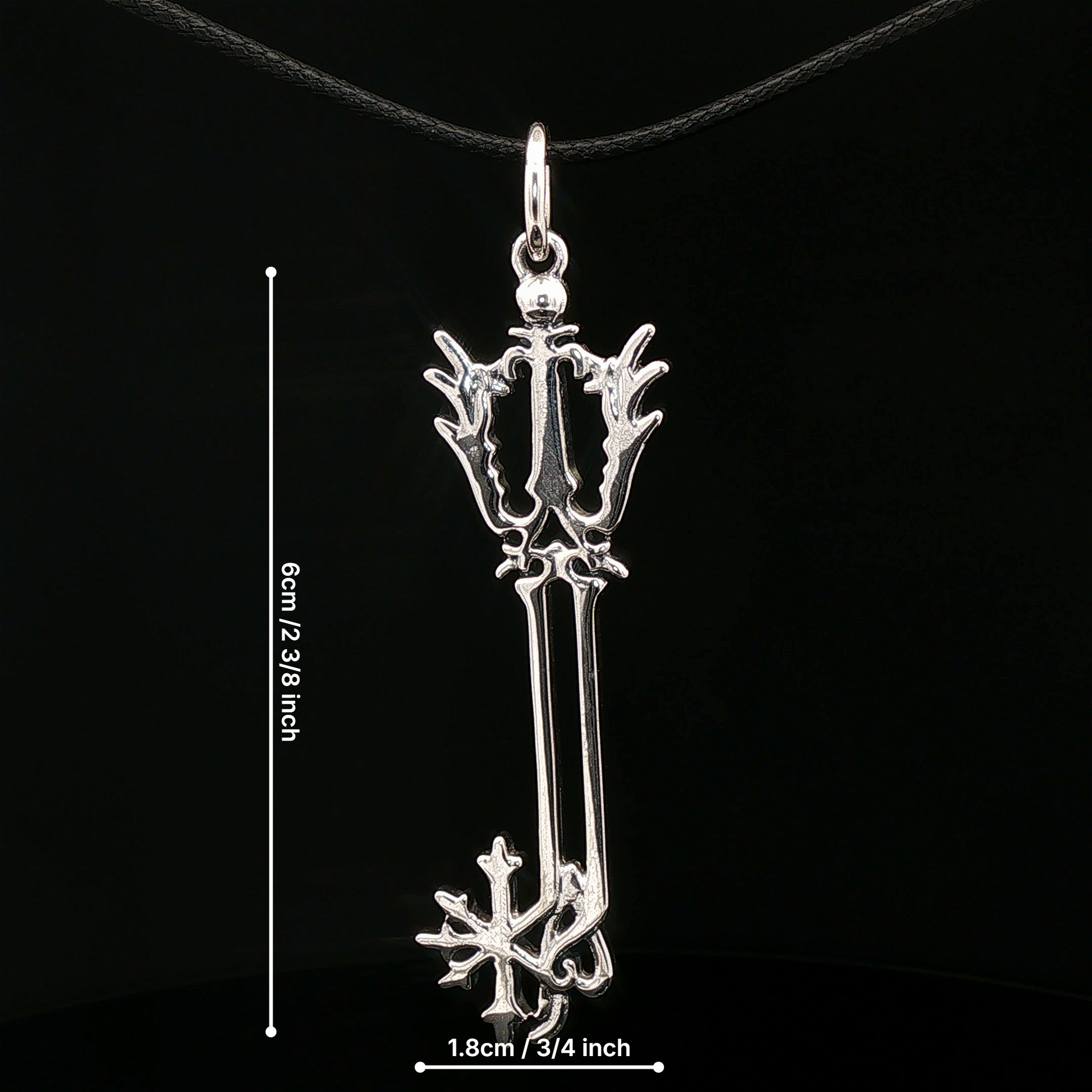 Kingdom Hearts Oathkeeper Keyblade Pendant - Le Dragon Argenté