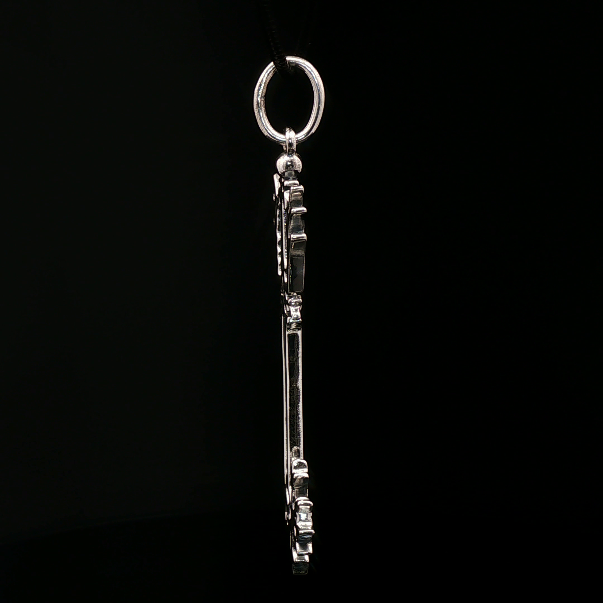 Kingdom Hearts Oathkeeper Keyblade Pendant - Le Dragon Argenté