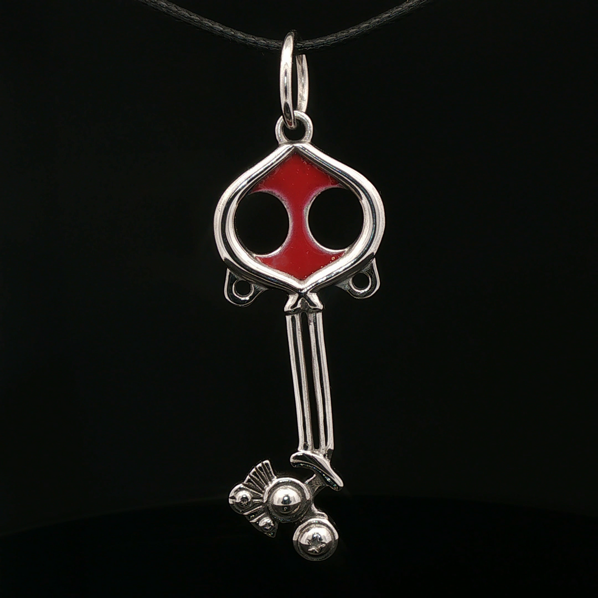 Kingdom Hearts Spellbinder Keyblade Pendant - Le Dragon Argenté