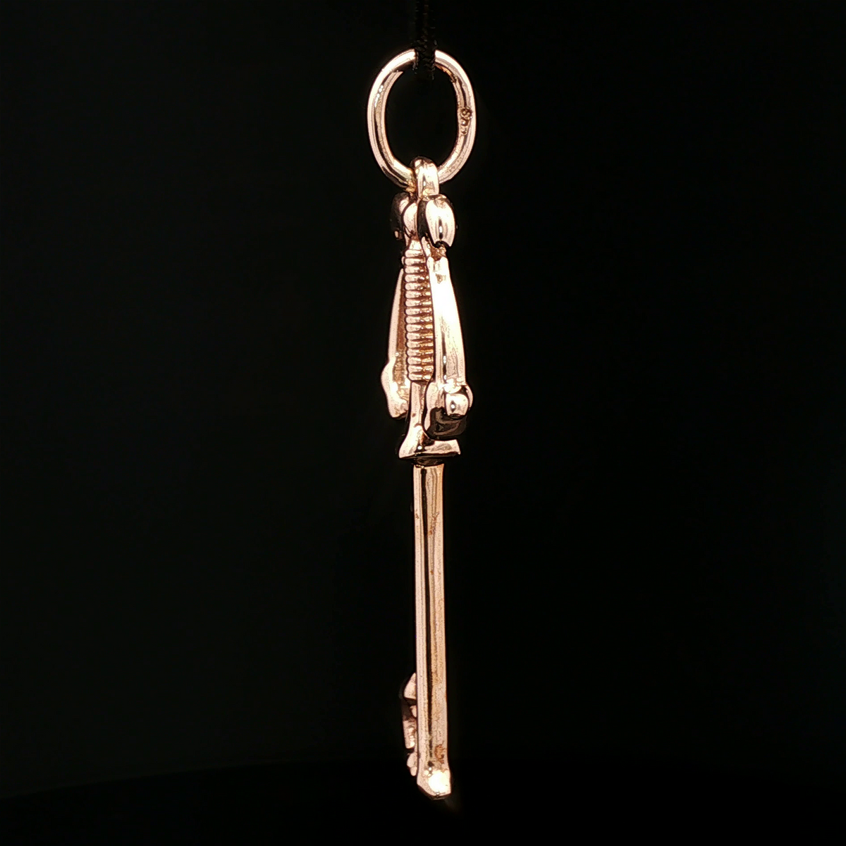 Kingdom Hearts Three Wishes Keyblade Pendant in Antique Bronze - Le Dragon Argenté