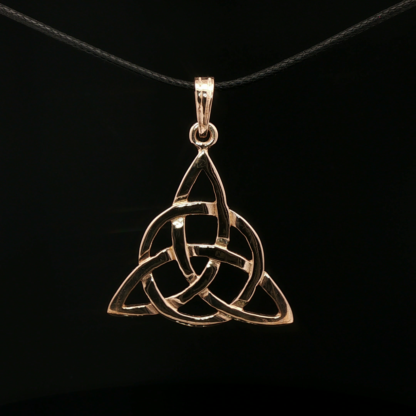 Large Triquetra Pendant - Le Dragon Argenté