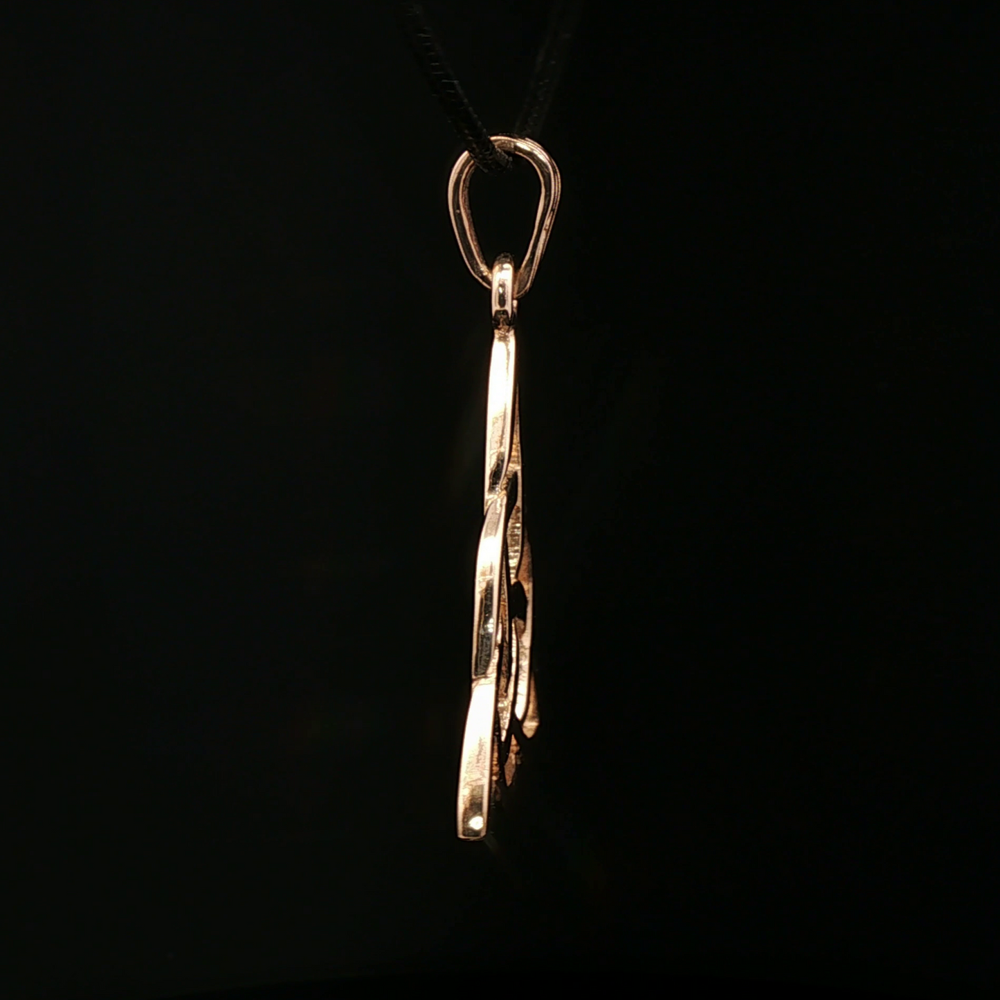 Large Triquetra Pendant - Le Dragon Argenté