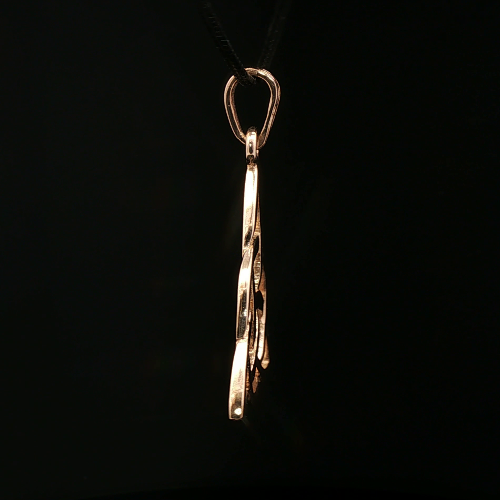 Large Triquetra Pendant - Le Dragon Argenté