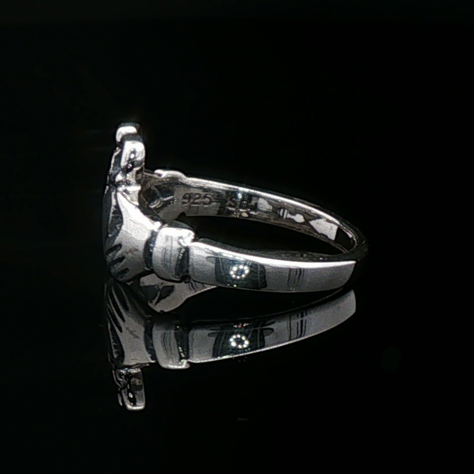 Medium Curled Crown Claddagh Ring in Sterling Silver or Antique Bronze - Le Dragon Argenté