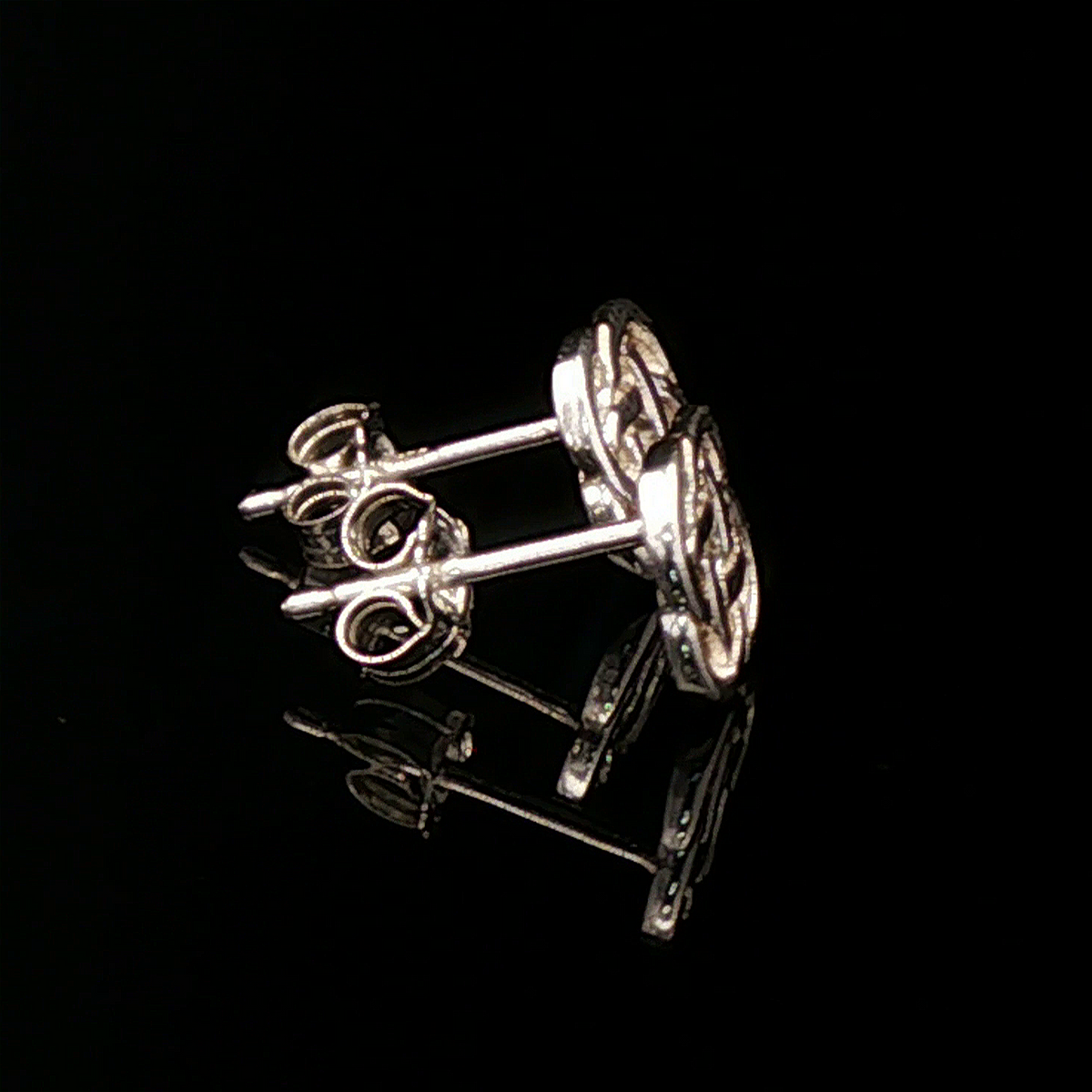 Small Celtic Knot Stud Earrings - Le Dragon Argenté