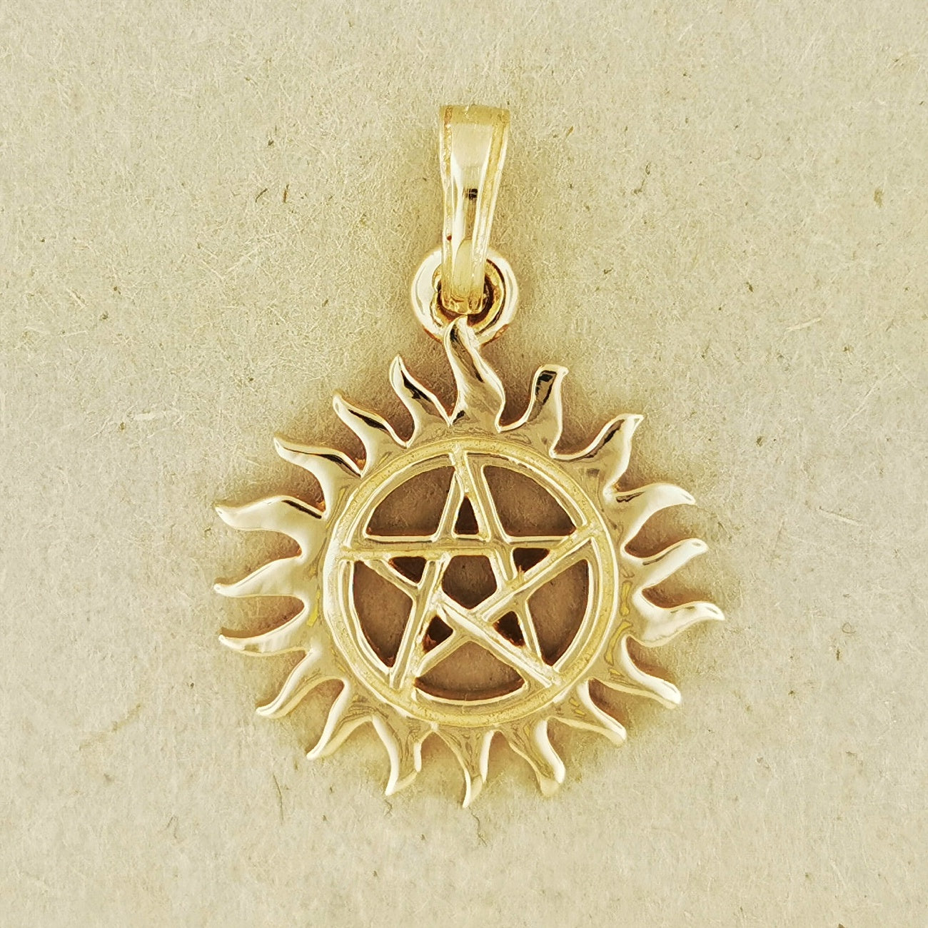 hunters pentacle pendant in antique bronze, bronze hunters pendant, bronze hunters symbol, bronze pentacle pendant, antique bronze pentacle pendant, tv show jewelry, tv show jewellery, sam and dean pendant, winchester pendant, hunter's pendant