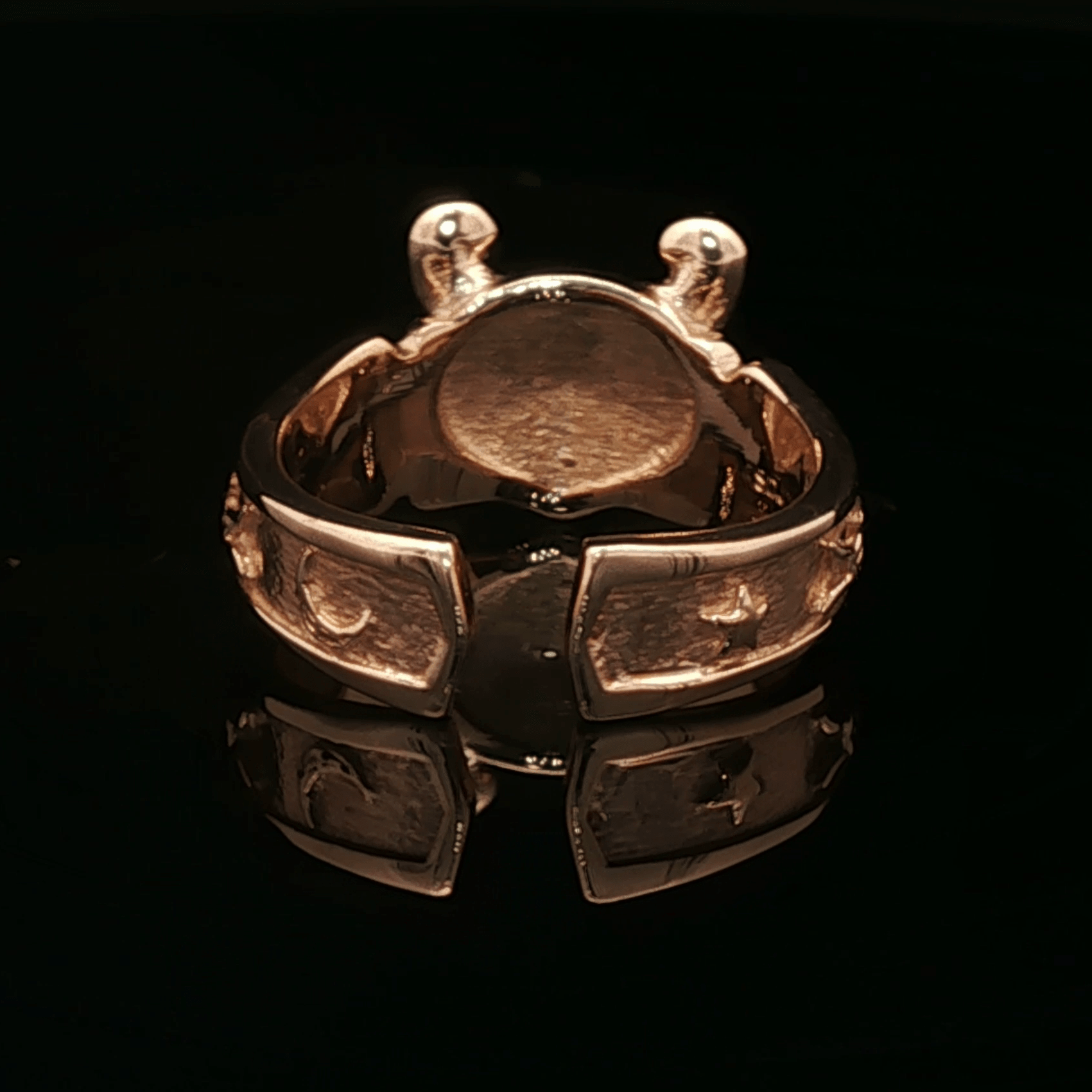 Adjustable Celtic owl ring in antique bronze with intricate Celtic knotwork and owl detailing by Le Dragon Argenté.