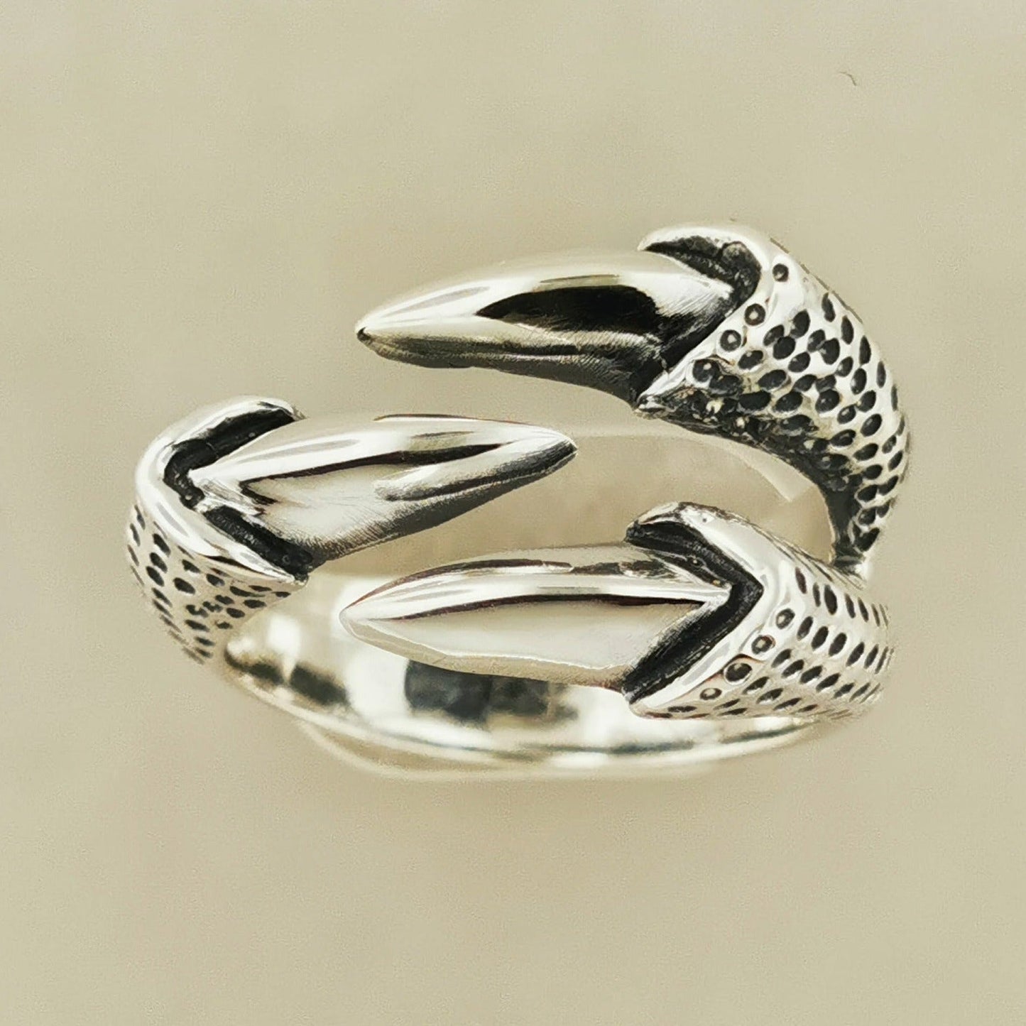 Adjustable Dragon Claw Ring - Le Dragon Argenté