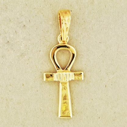 ankh charm pendant in yellow gold, ankh charm pendant, ankh pendant in gold, gold ankh pendant, gold ankh charm, egyptian cross pendant, ancient egyptian pendant, ancient egyptian symbol pendant, egyptian symbol pendant, gold egyptian pendant, esoteric pendant, ancient egyptian jewelry, ancient egyptian jewellery, ankh jewelry, ankh jewellery