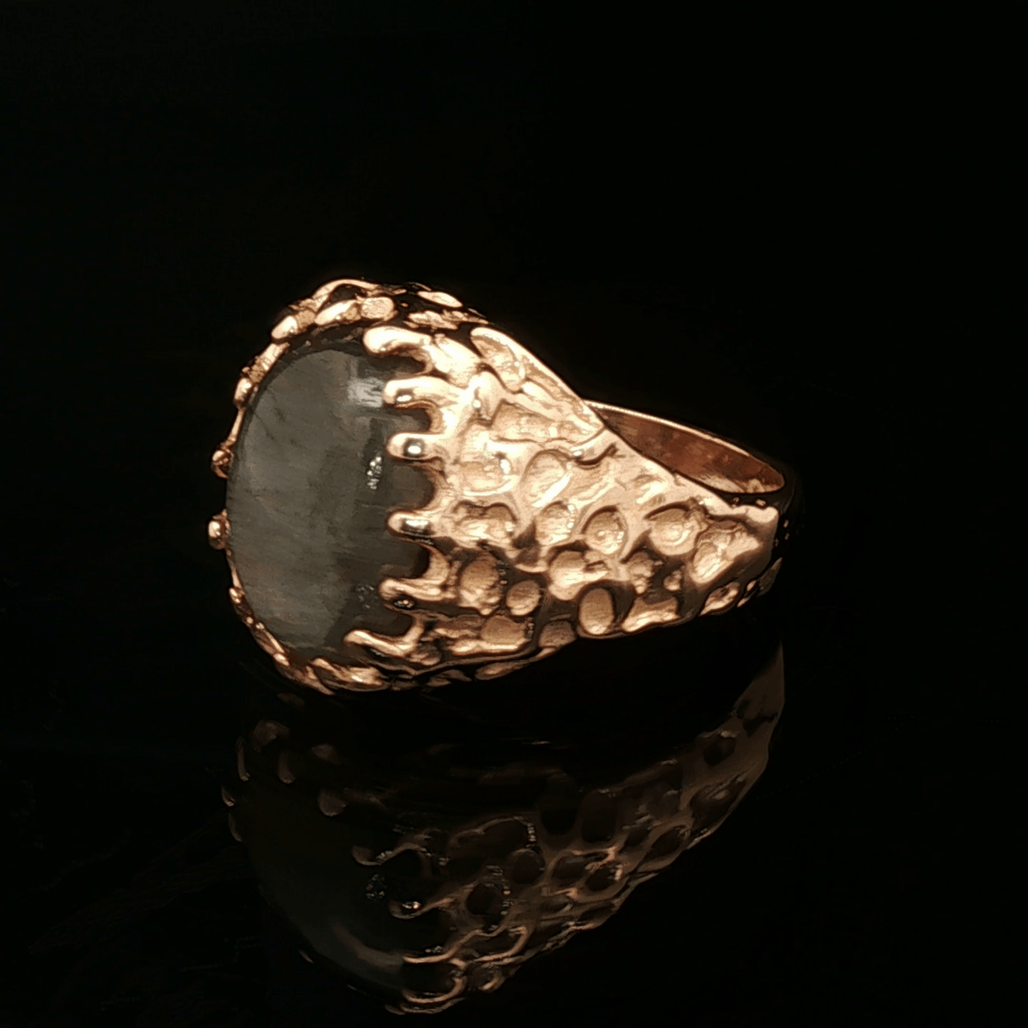 Antique Bronze Large Oval Labradorite ring size 9.25 - Le Dragon Argenté - Live Sale - 