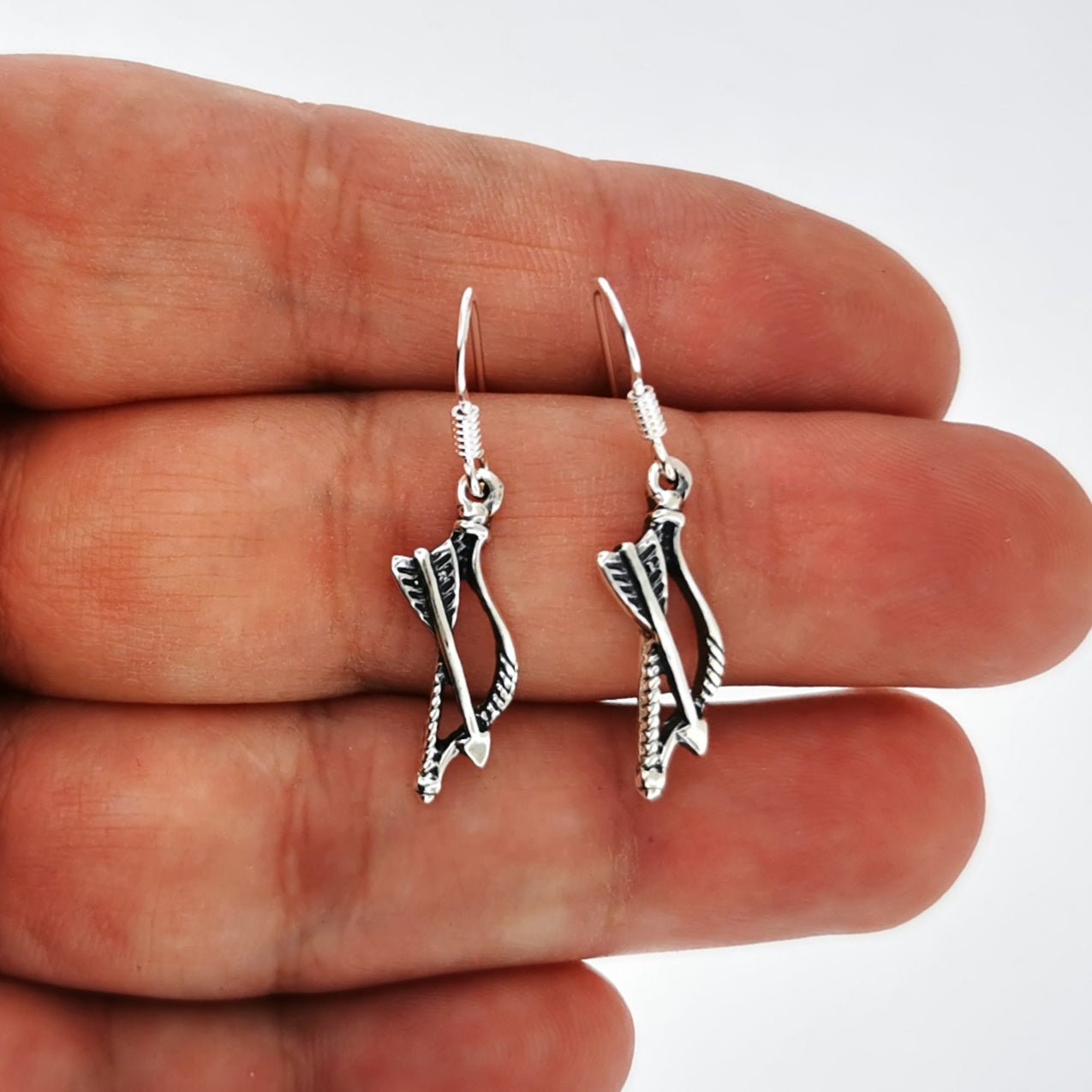 Bow and Arrow Charm Earrings - Le Dragon Argenté